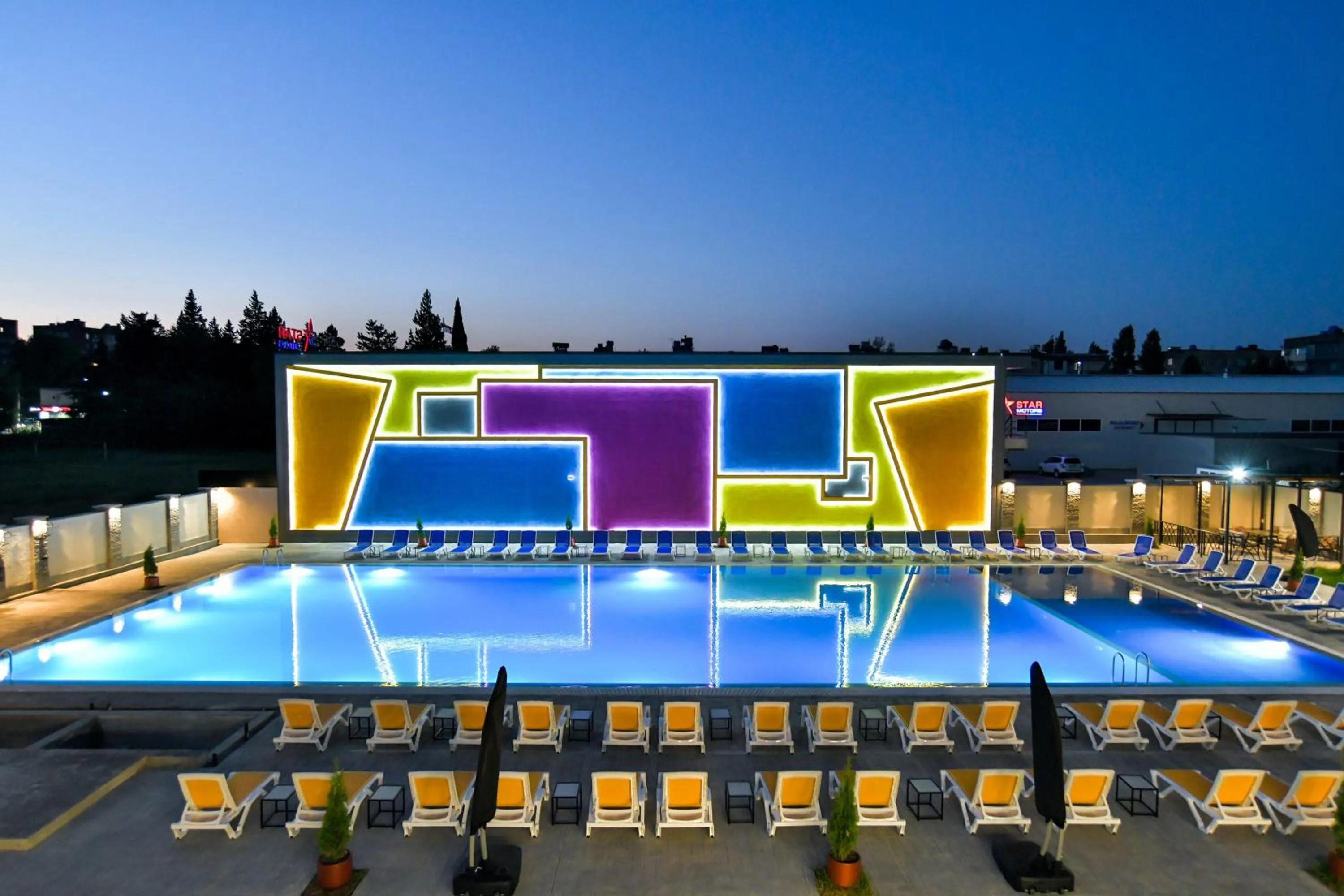 Swimming pool in West Inn Georgia