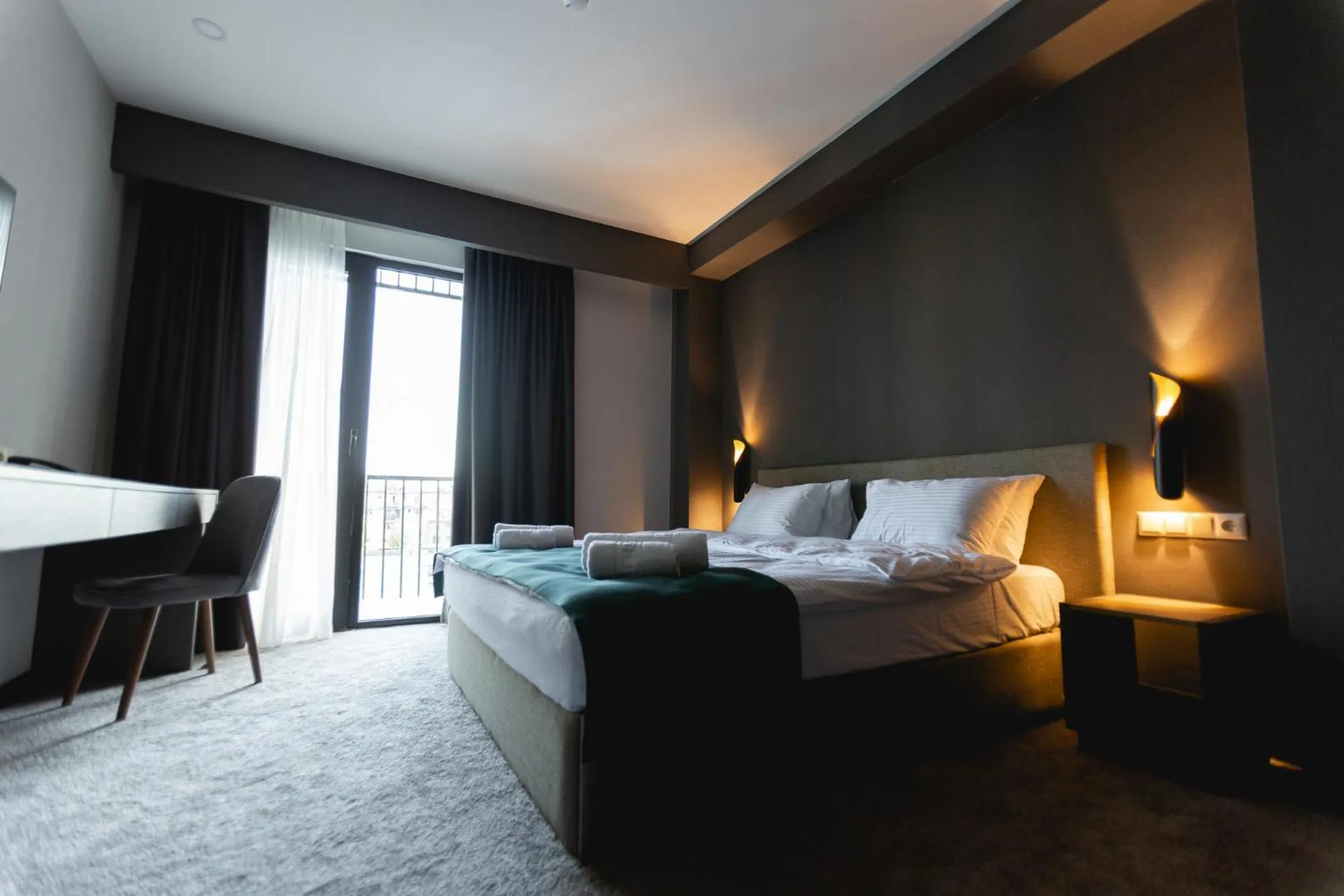 Photo of the whole room, Bed in West Inn Georgia