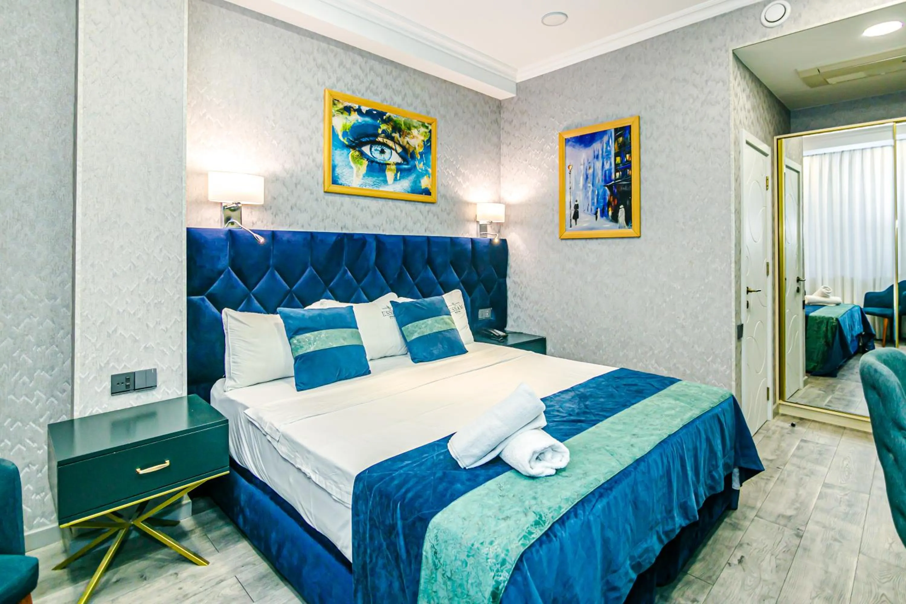 Photo of the whole room, Bed in Essam Deluxe Hotel