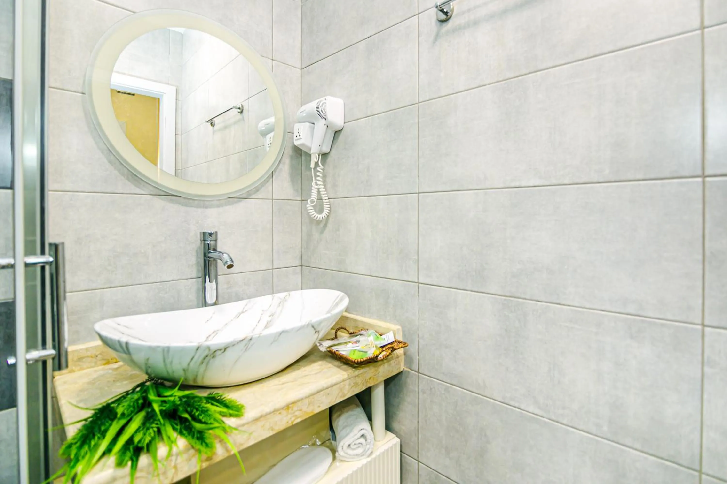 Bathroom in Essam Deluxe Hotel