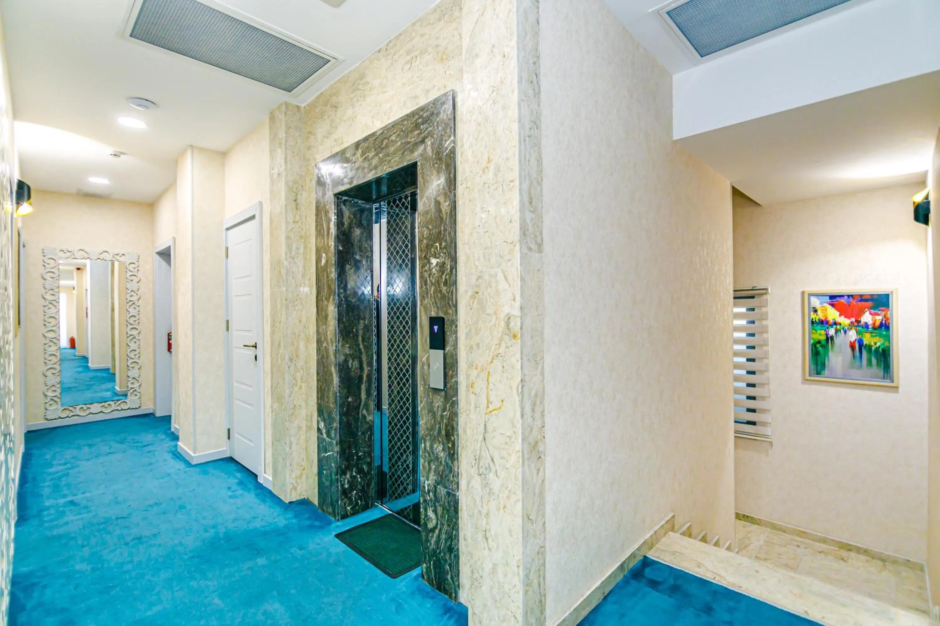 elevator in Essam Deluxe Hotel