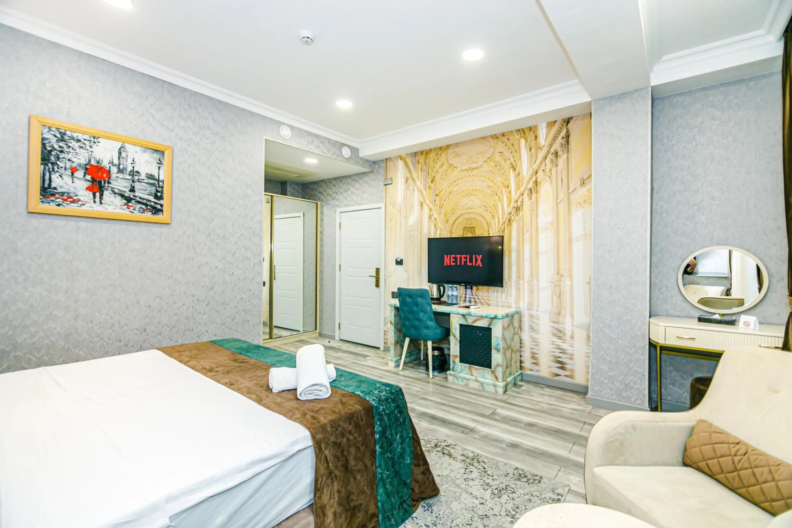 Photo of the whole room, Bed in Essam Deluxe Hotel