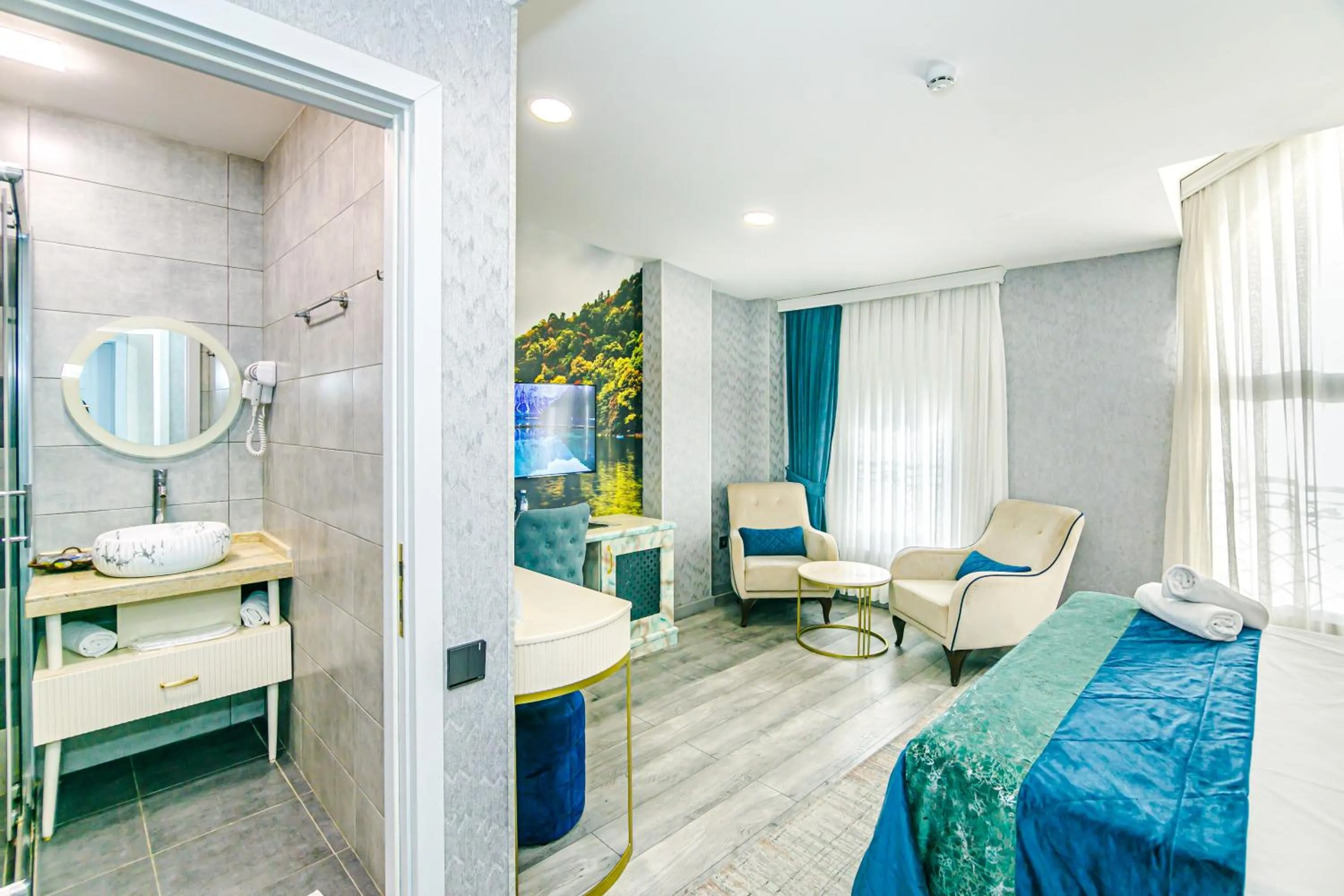 Photo of the whole room, Bed in Essam Deluxe Hotel