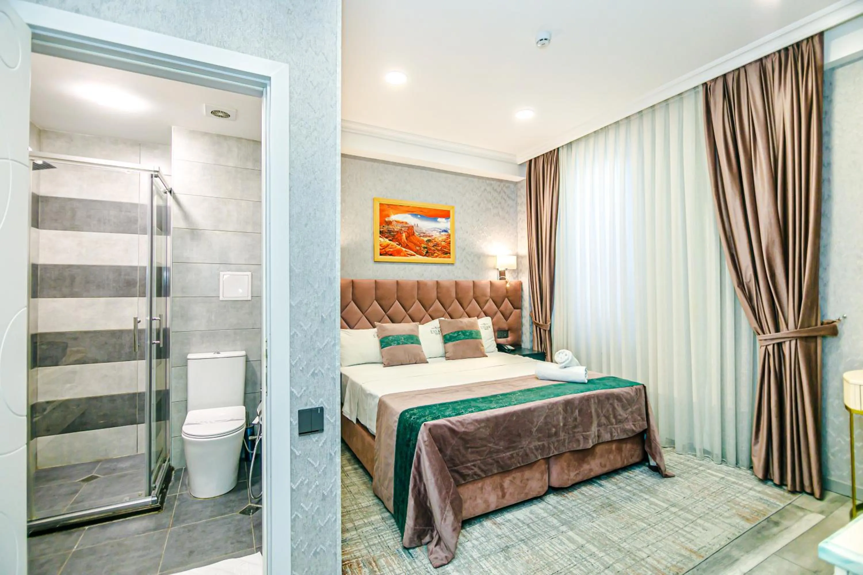 Photo of the whole room, Bed in Essam Deluxe Hotel