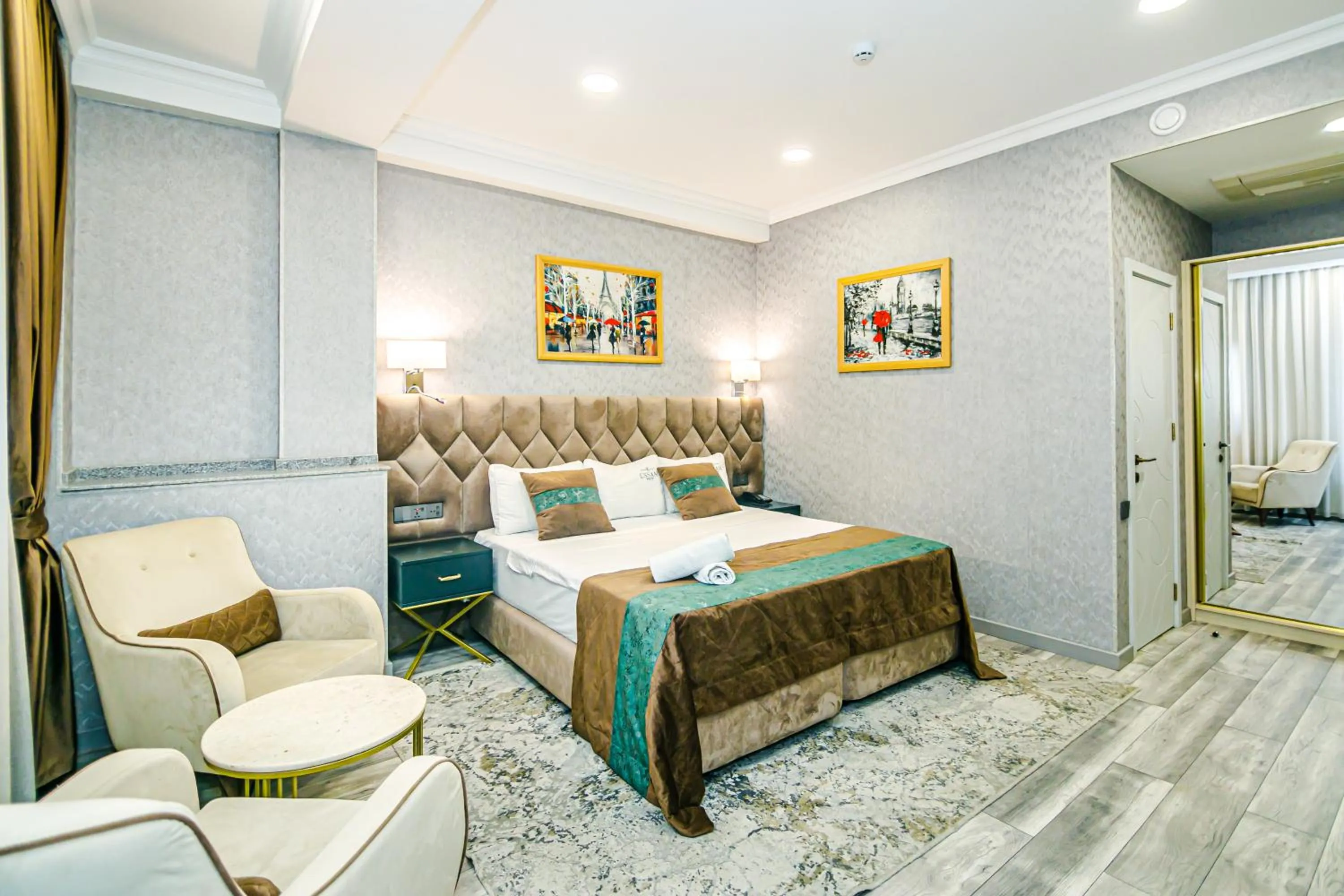 Photo of the whole room, Bed in Essam Deluxe Hotel