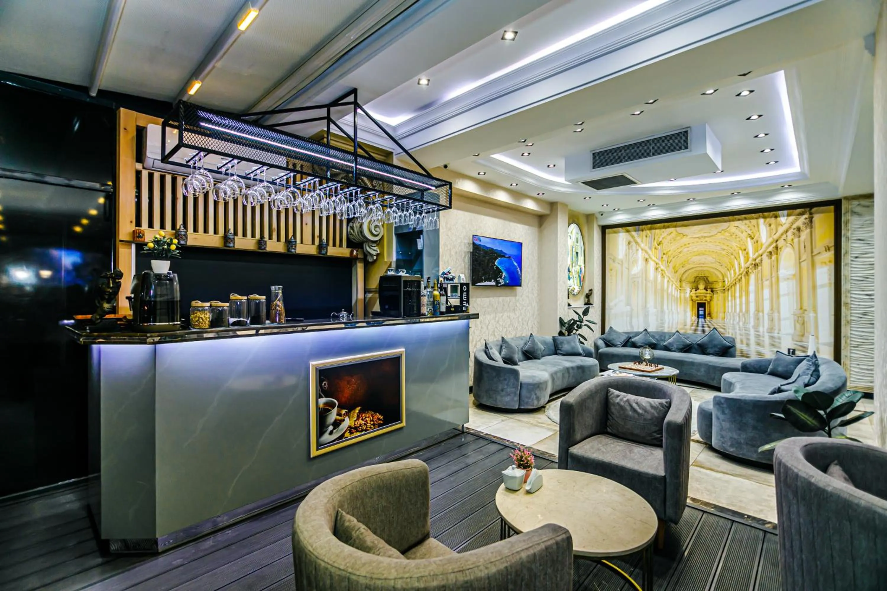 Lounge or bar in Essam Deluxe Hotel