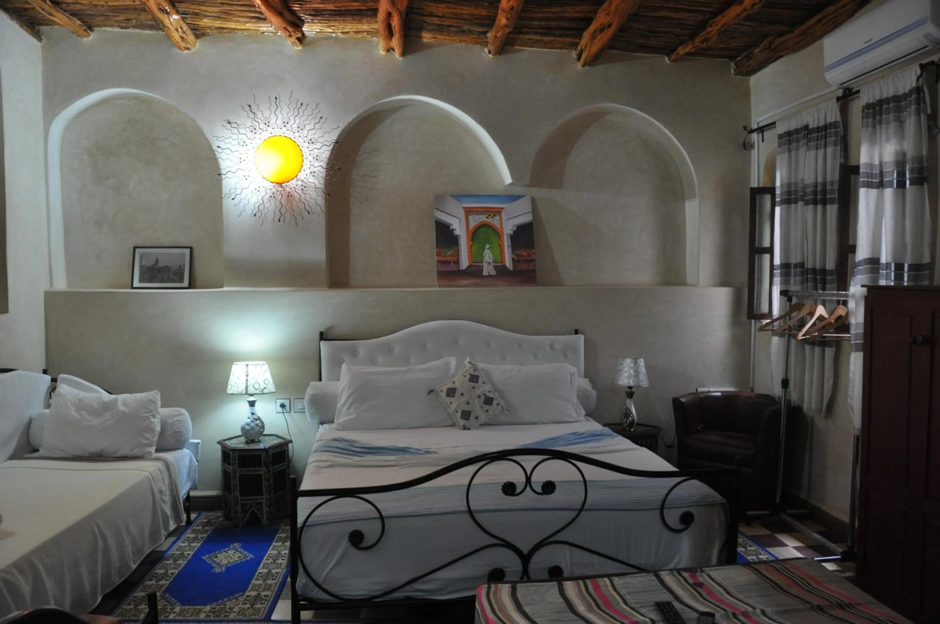 Toilet, Bed in Riad Chakir Mogador