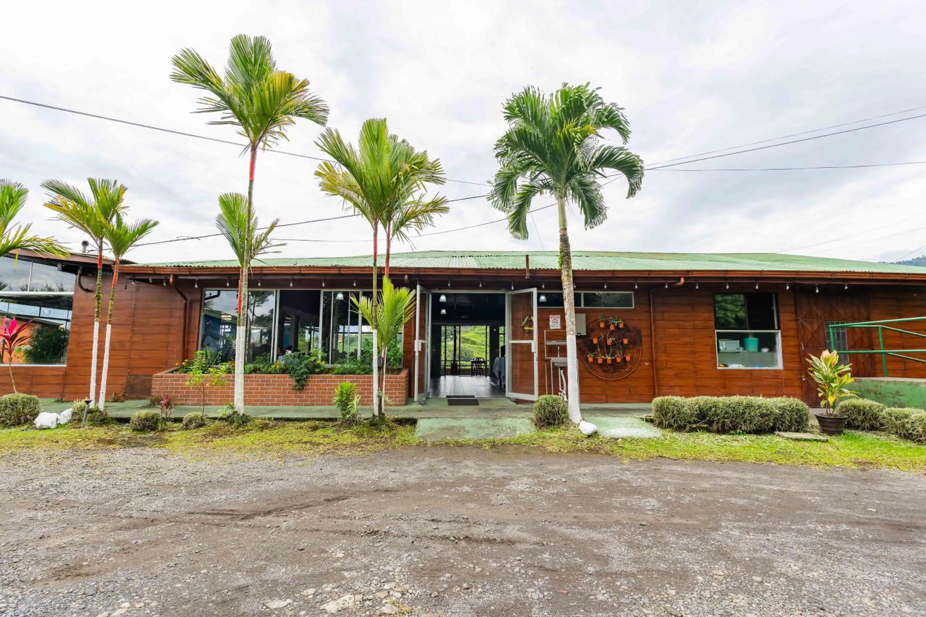 Parking in Chateau Arenal Hotel & Restaurante