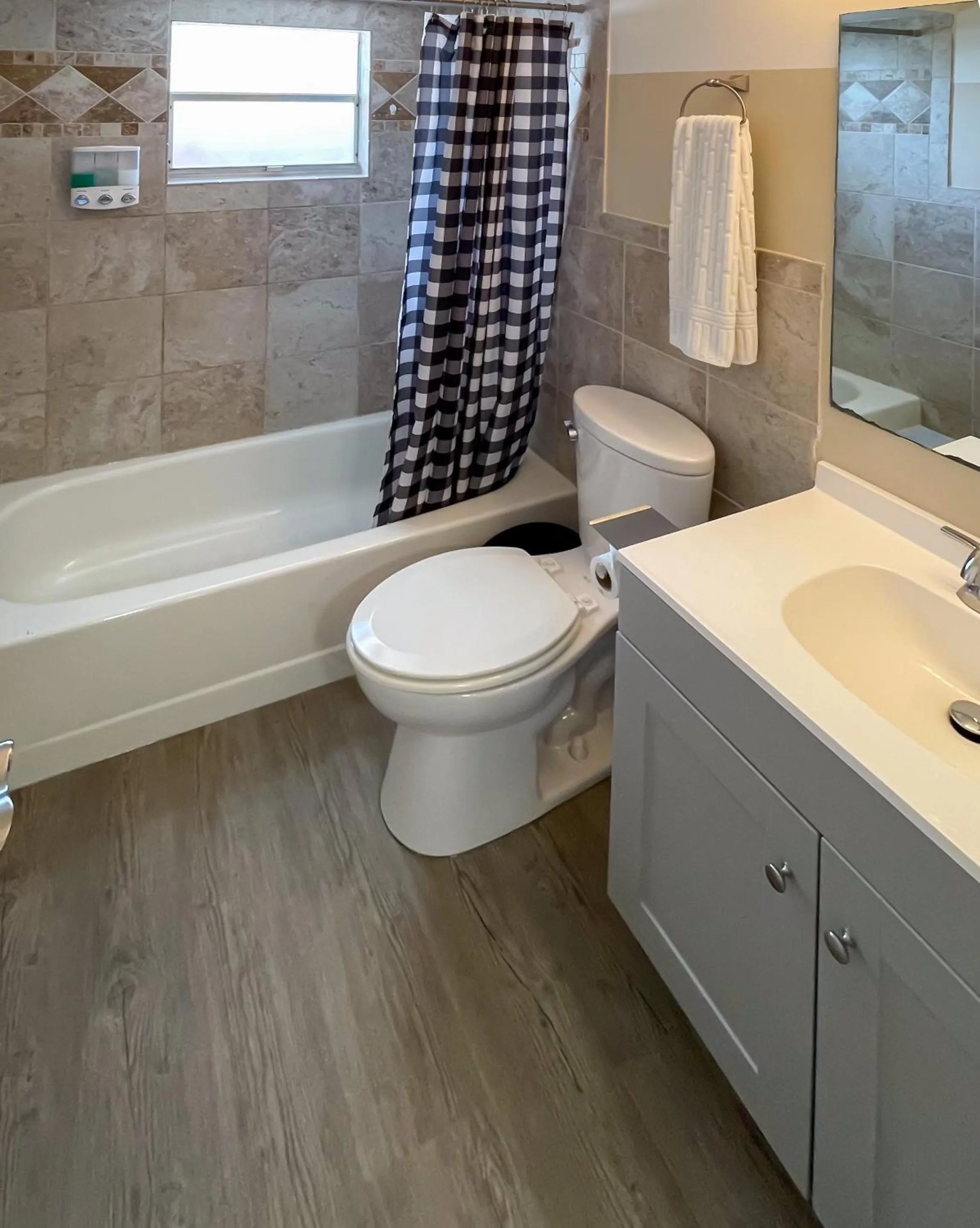 Bathroom in Lazy Cuckoo Inn - Sleek and Stylish Studio Apartments