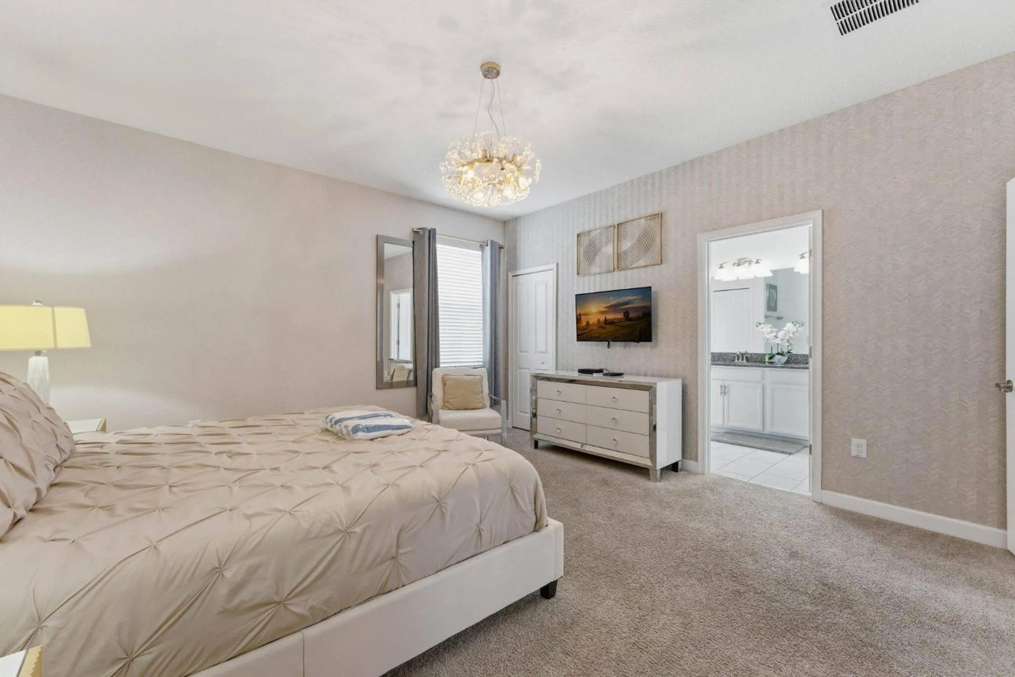 Other, Bed in Charming 4 bedroom house with Private Pool 1542