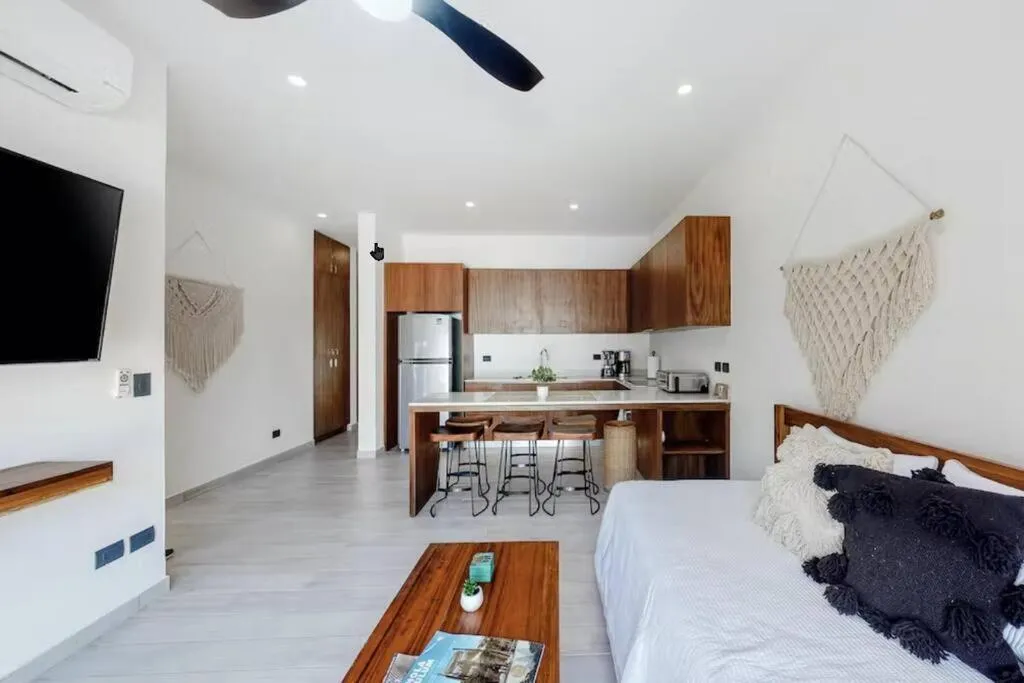 Bed in Spacious Condo, beautiful pool, Wi-Fi - Casa Kaanal 104