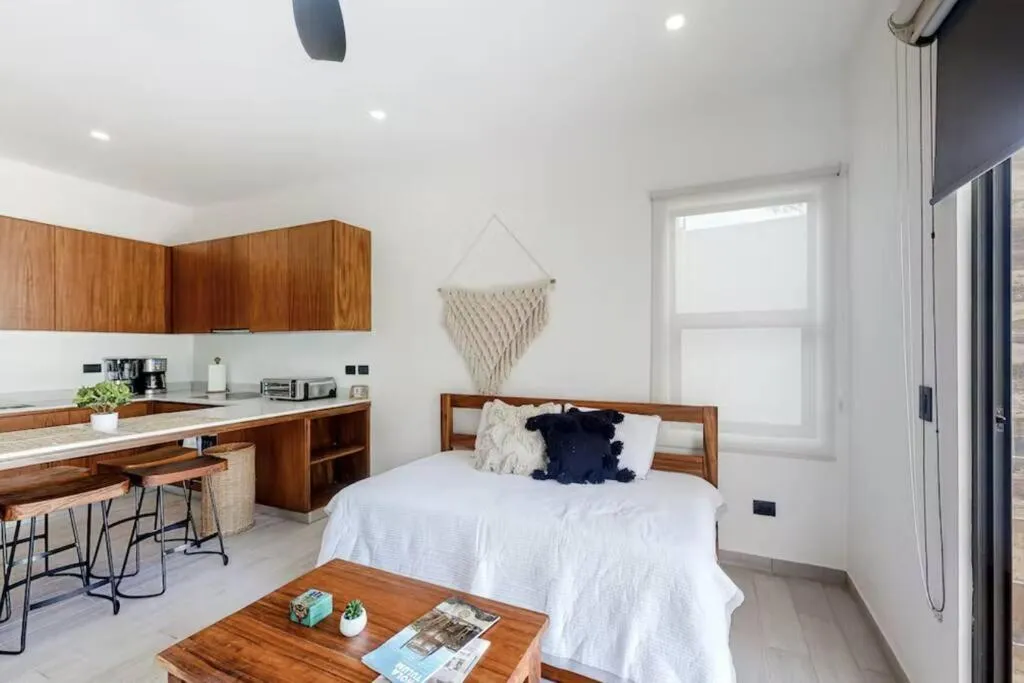 Bed in Spacious Condo, beautiful pool, Wi-Fi - Casa Kaanal 104