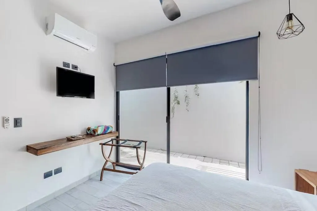 Bedroom, Bed in Spacious Condo, beautiful pool, Wi-Fi - Casa Kaanal 104