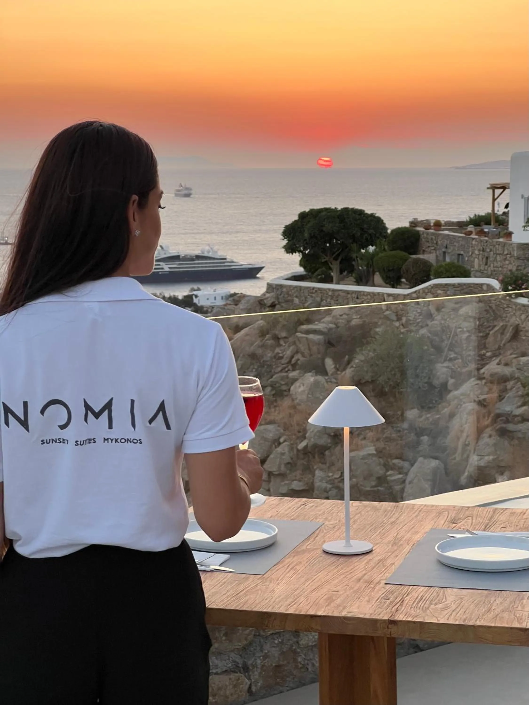 Food and drinks in Nomia Sunset Suites Mykonos