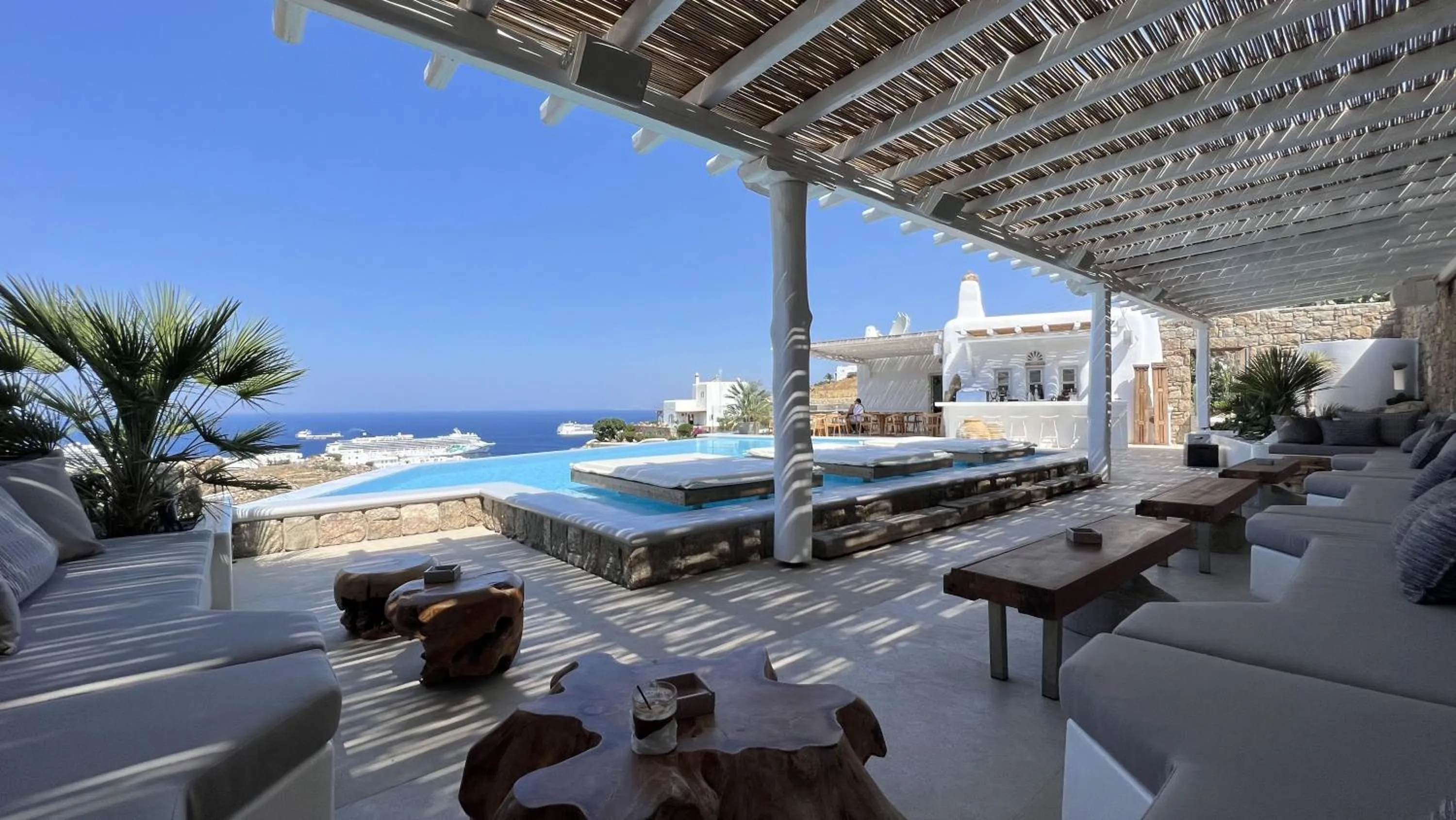 Patio in Nomia Sunset Suites Mykonos