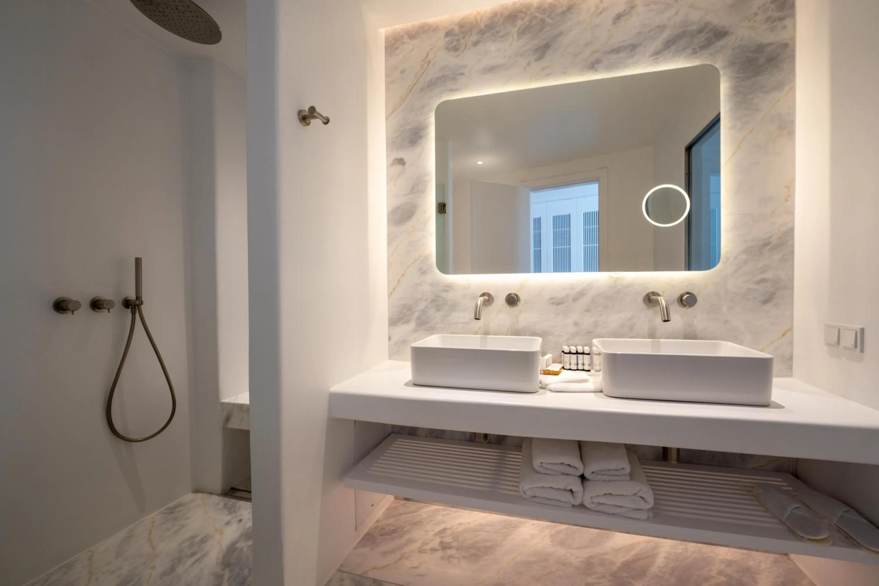 Bathroom in Nomia Sunset Suites Mykonos