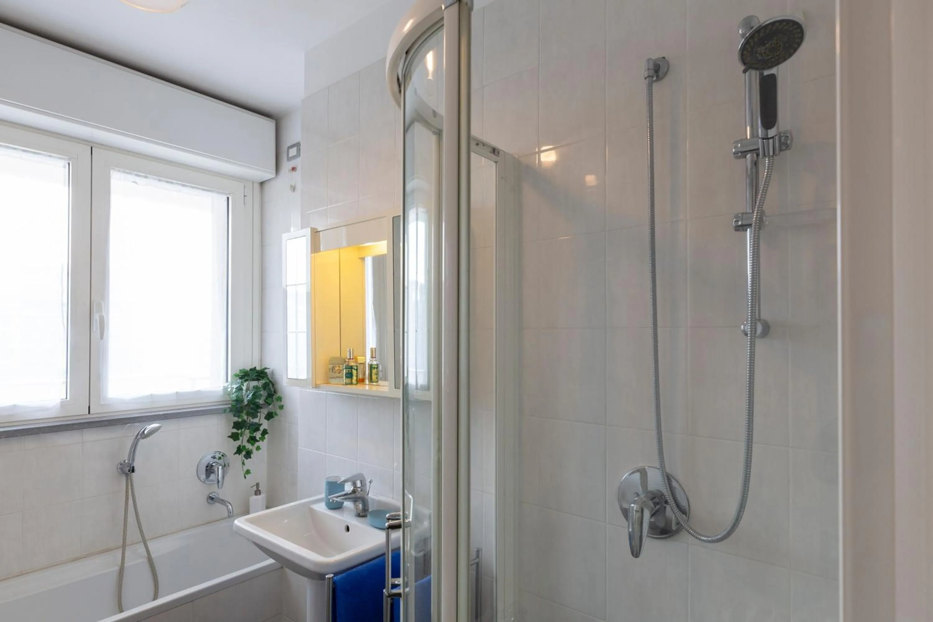 Shower in Sky Home Santa Giulia