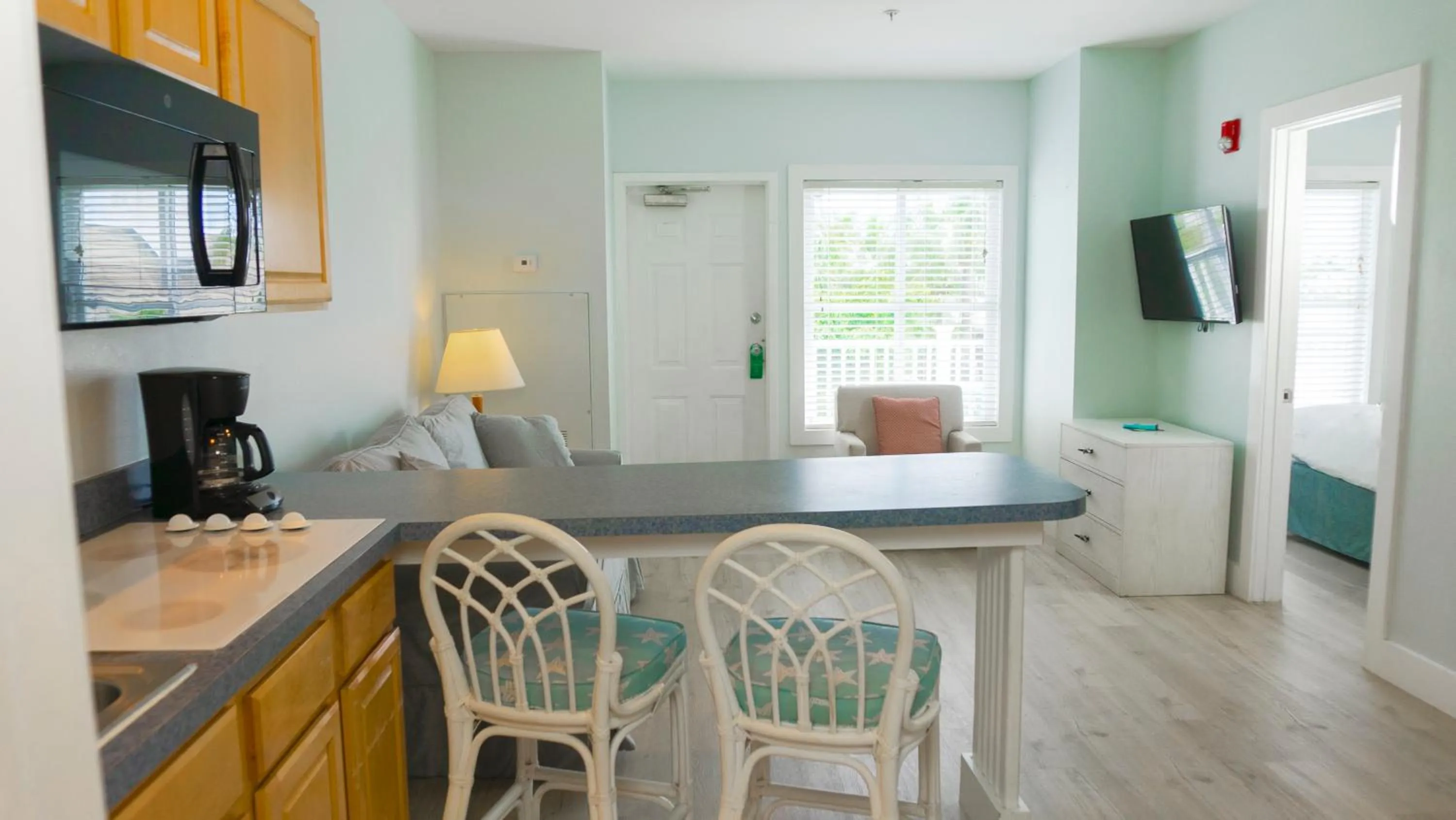 TV and multimedia in Lighthouse Resort: Inn & Suites