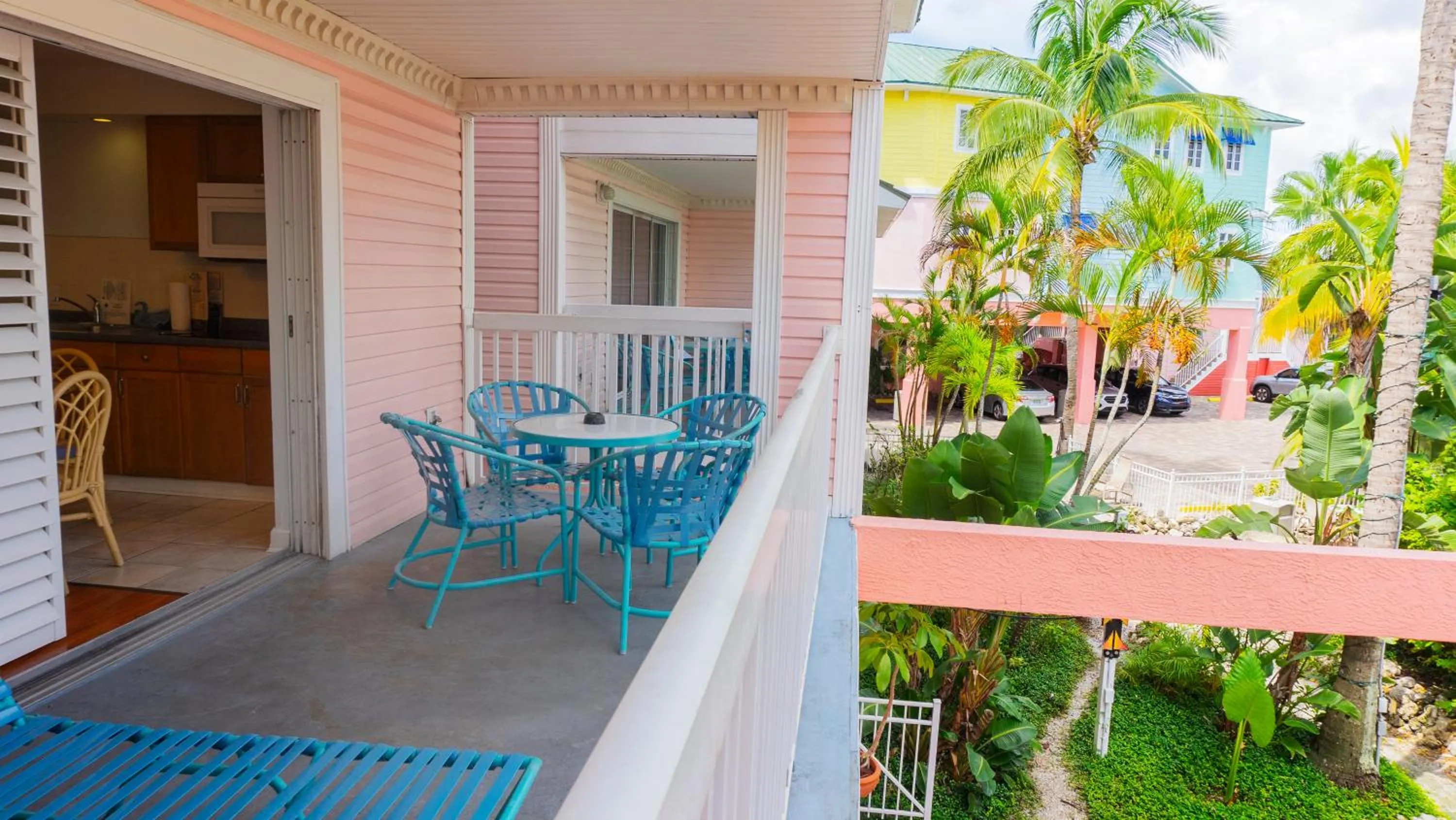 Patio in Lighthouse Resort: Inn & Suites