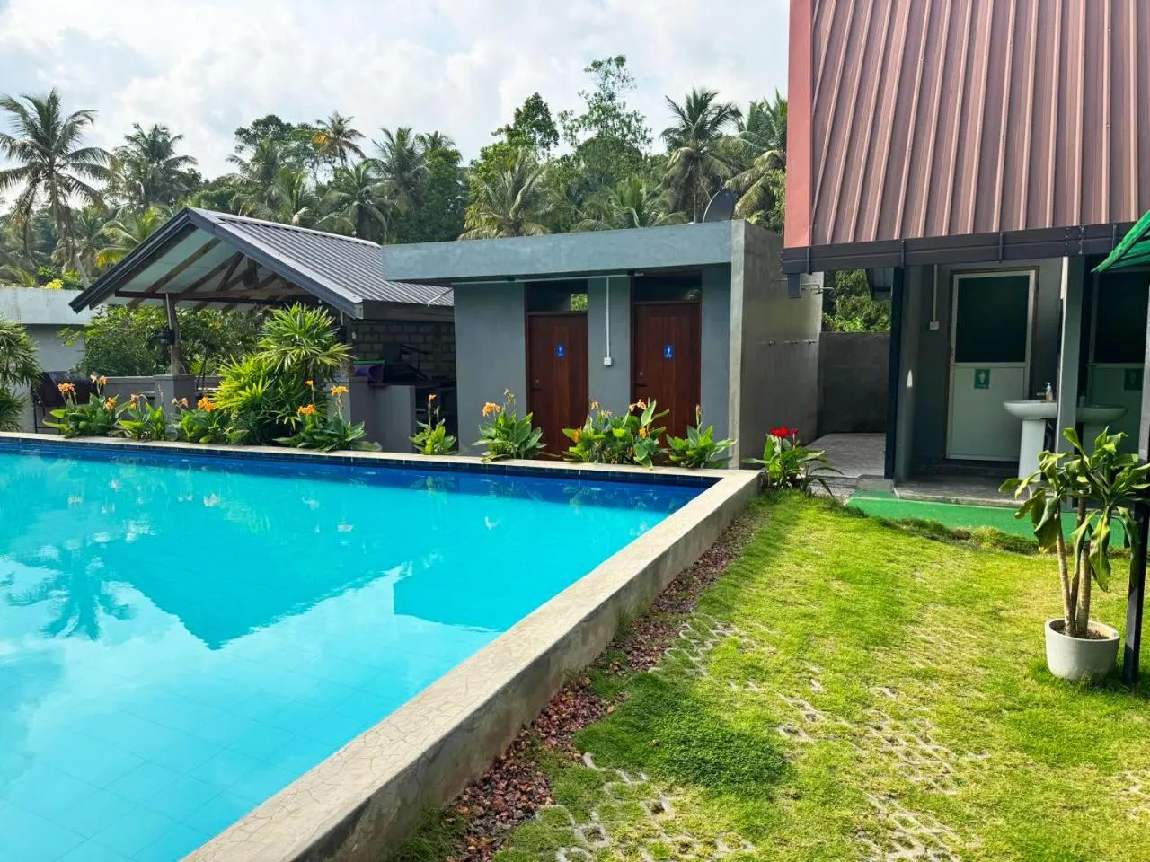 Swimming pool in Steps Garden Resort