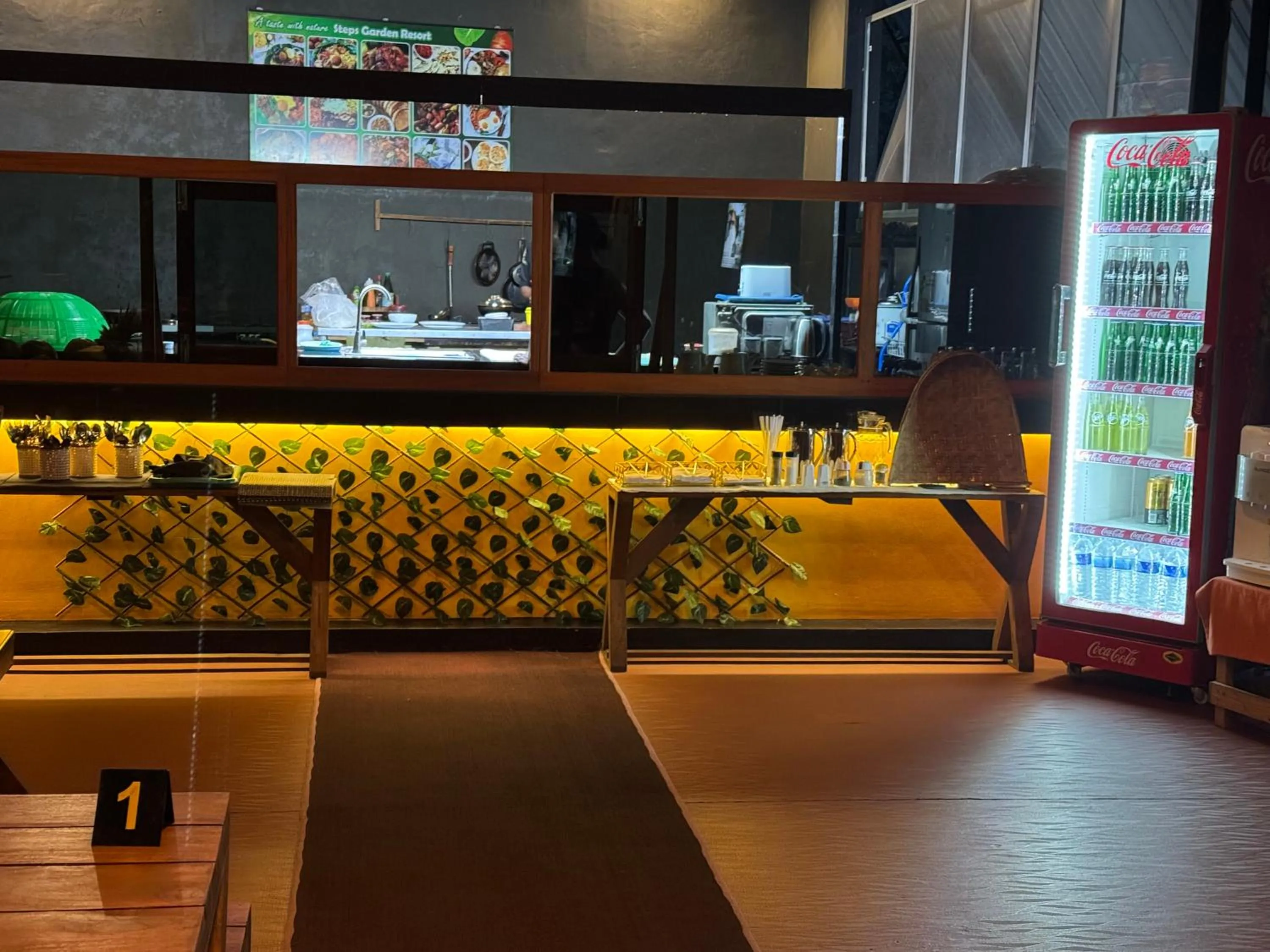 Restaurant/places to eat in Steps Garden Resort