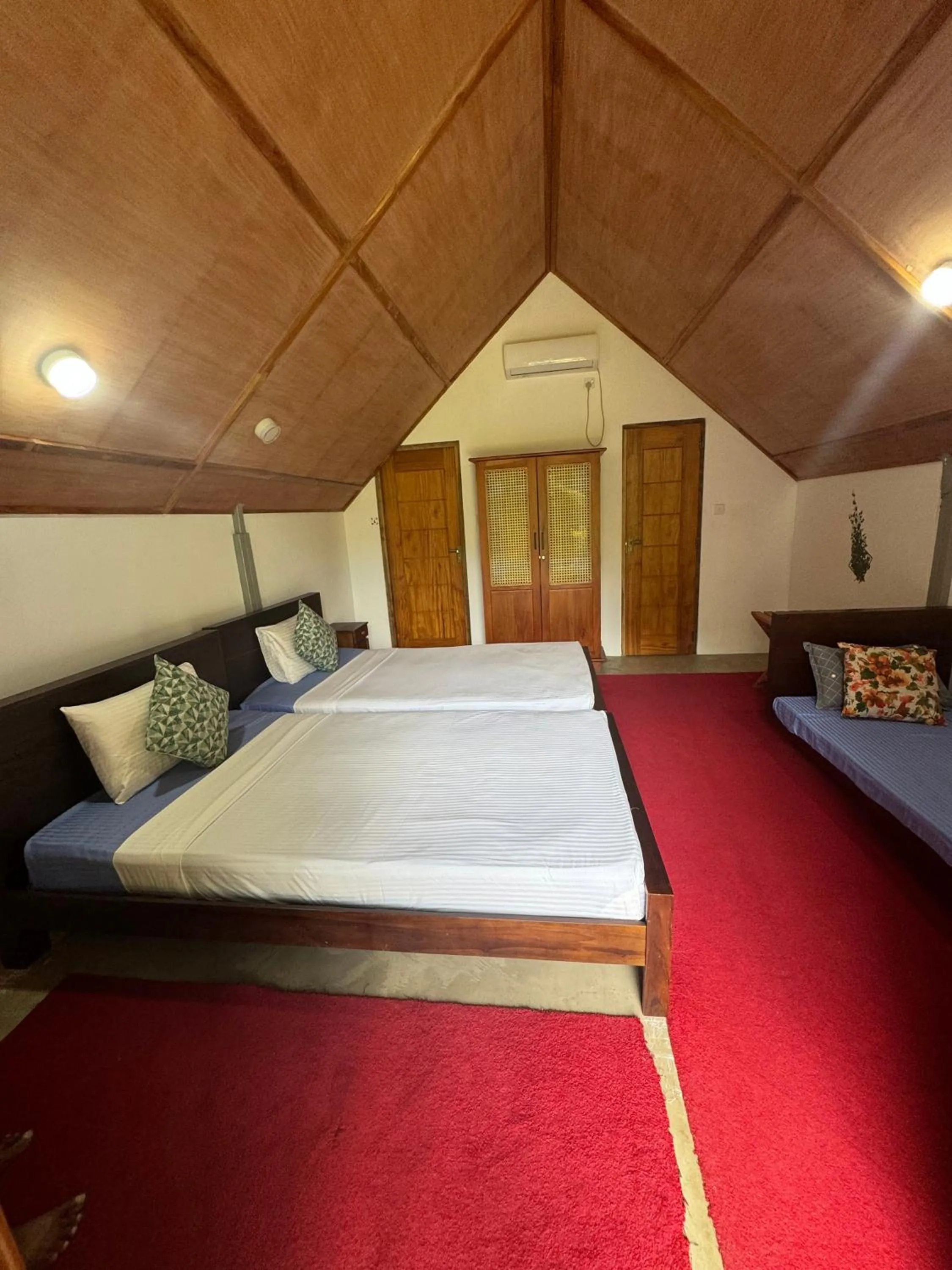 Photo of the whole room, Bed in Steps Garden Resort