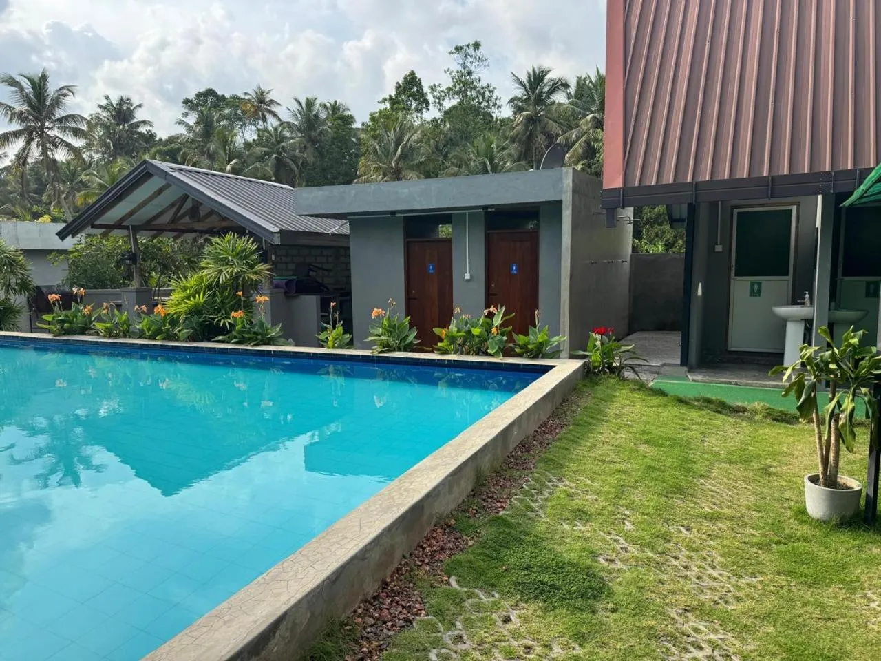 Swimming pool in Steps Garden Resort