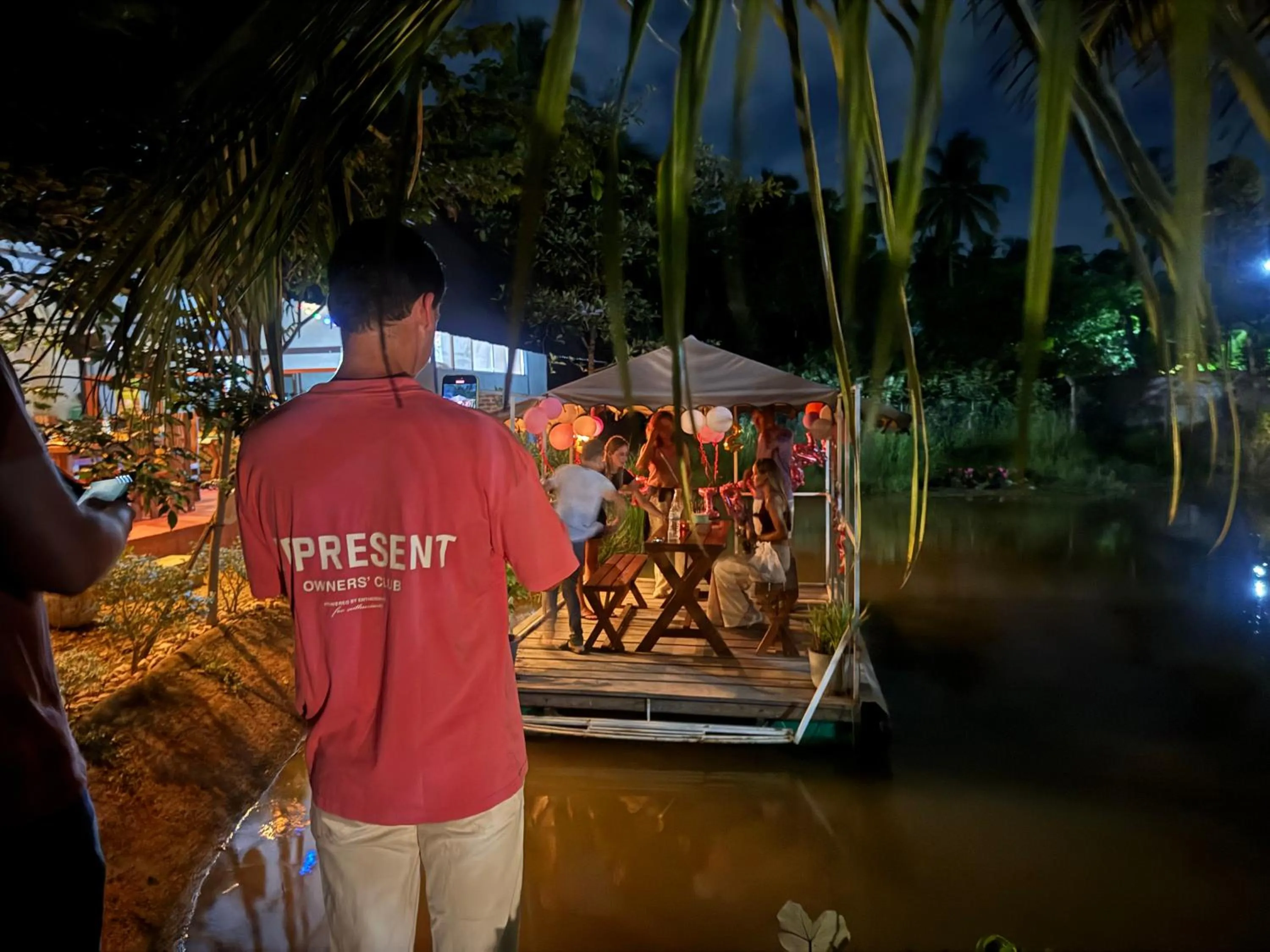 Restaurant/places to eat in Steps Garden Resort