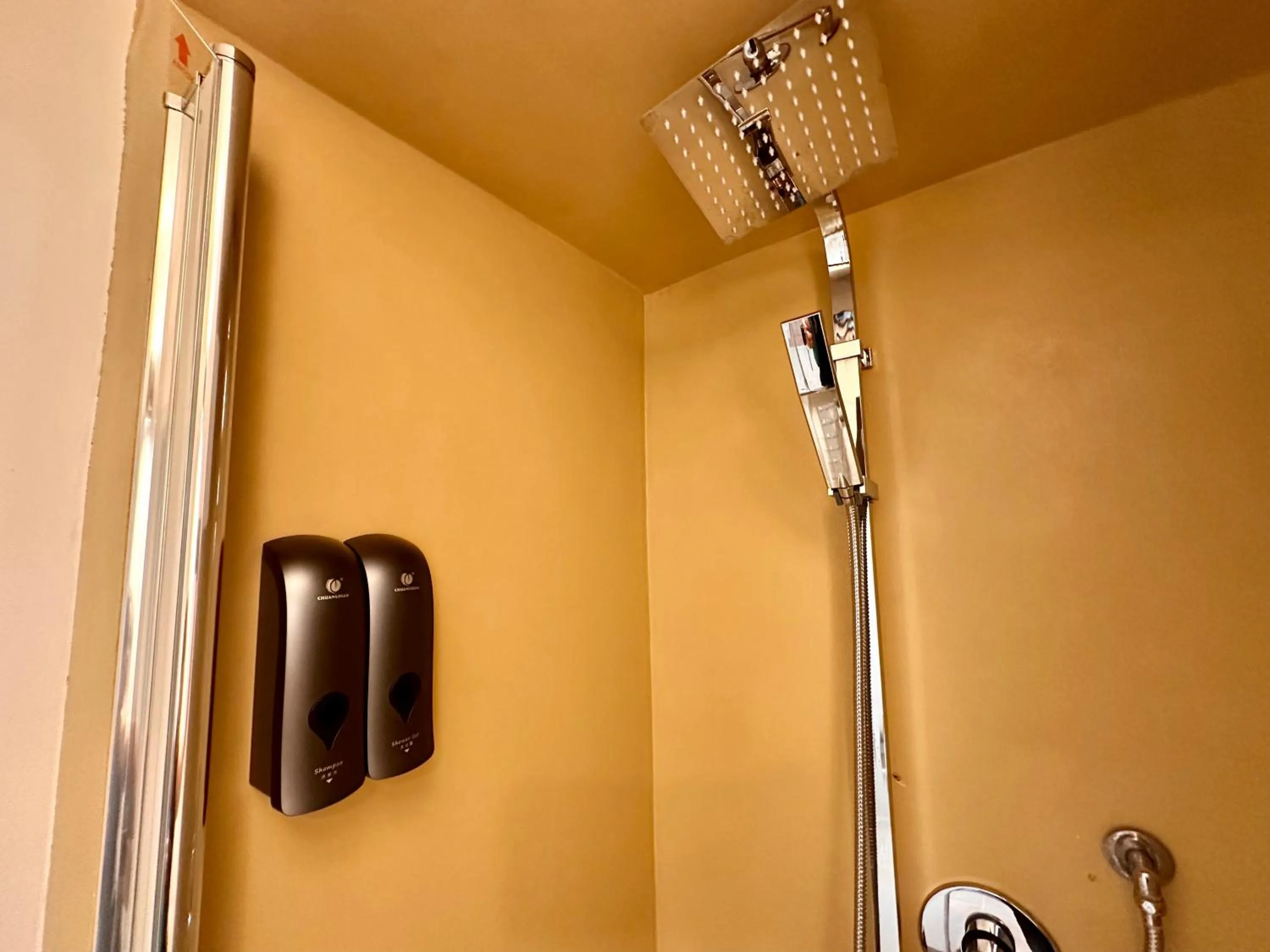 Shower in Mammina Home