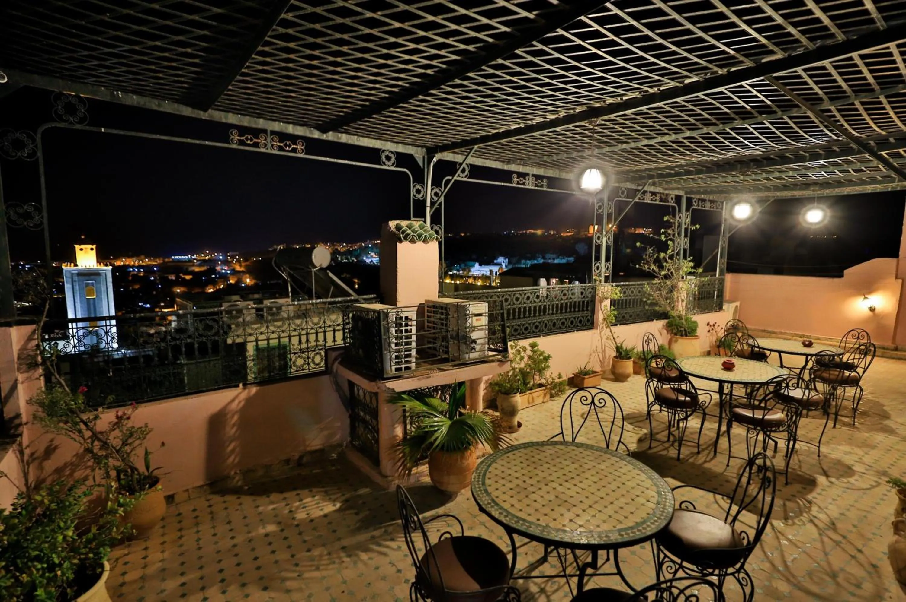 Riad Dar Chrifa - Luxury Escape