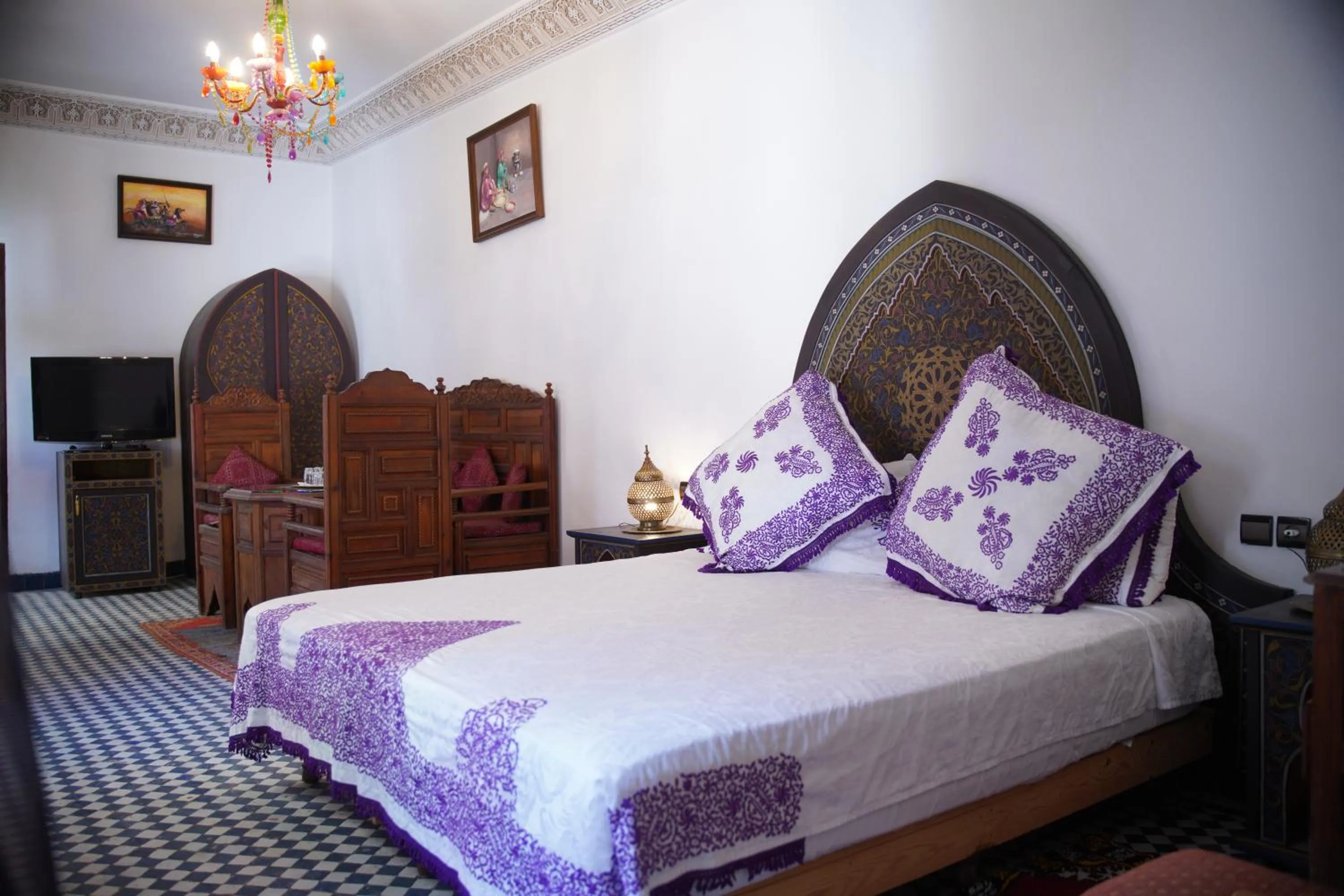 Bed in Riad Dar Chrifa - Luxury Escape