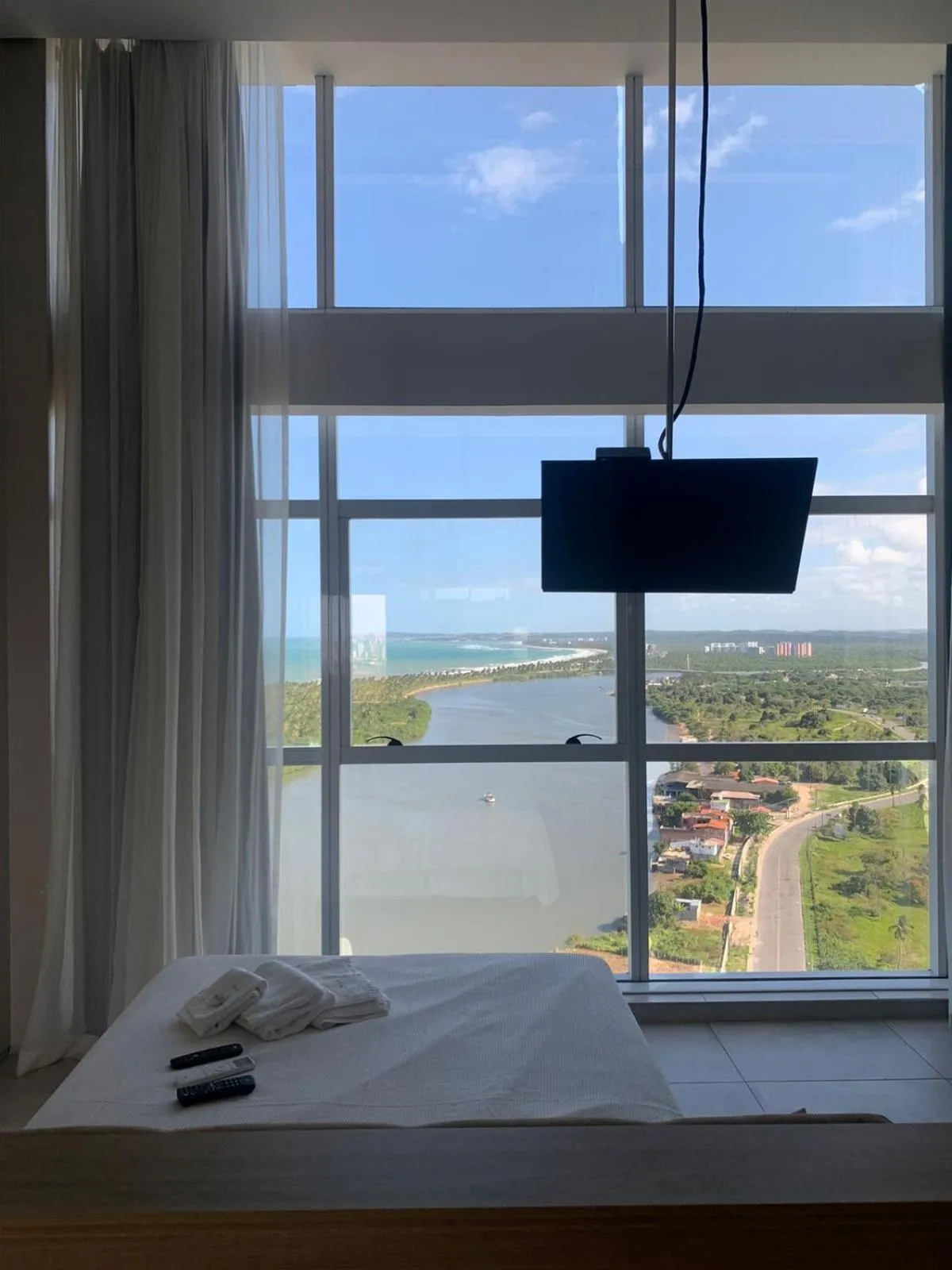 Bed in Paiva Flats By Loui