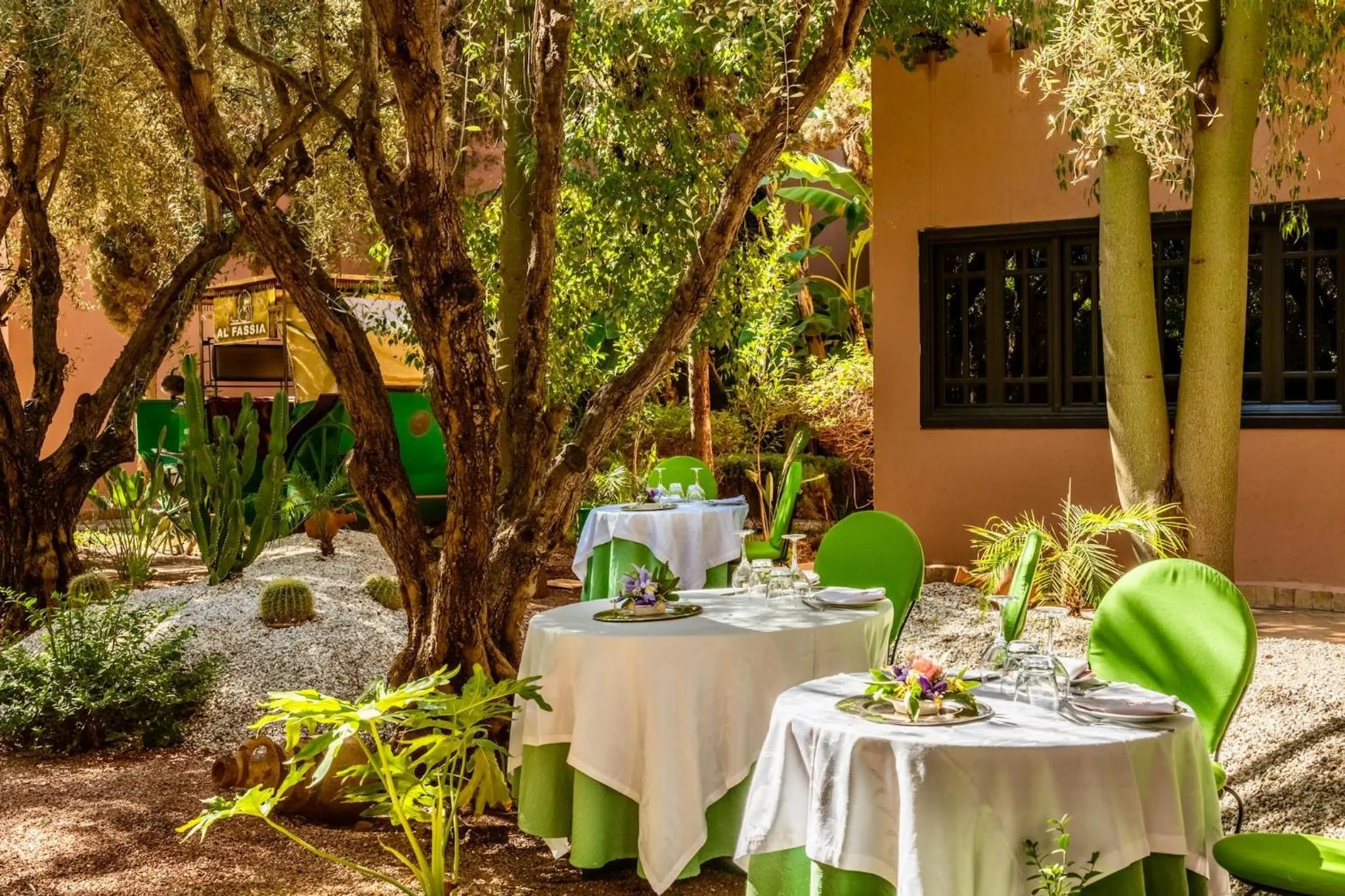 Restaurant/places to eat in Al Fassia Aguedal