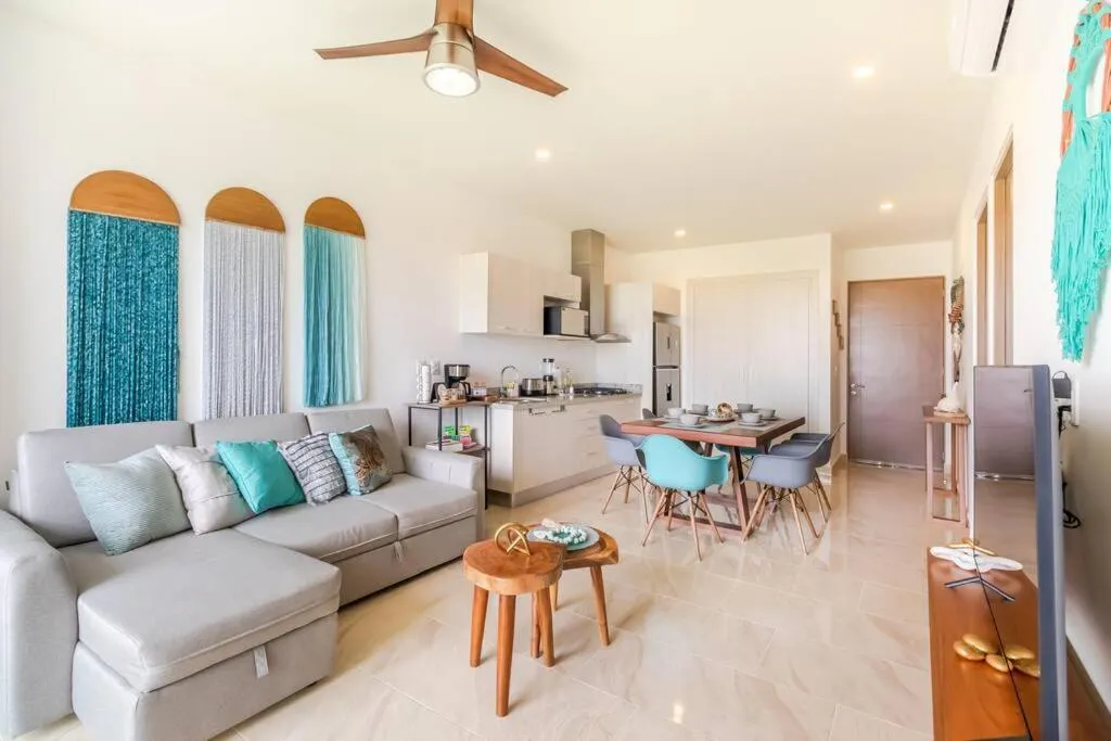 Kitchen or kitchenette in Luxury Condo, 2BR, Fast Internet, Condo Akul