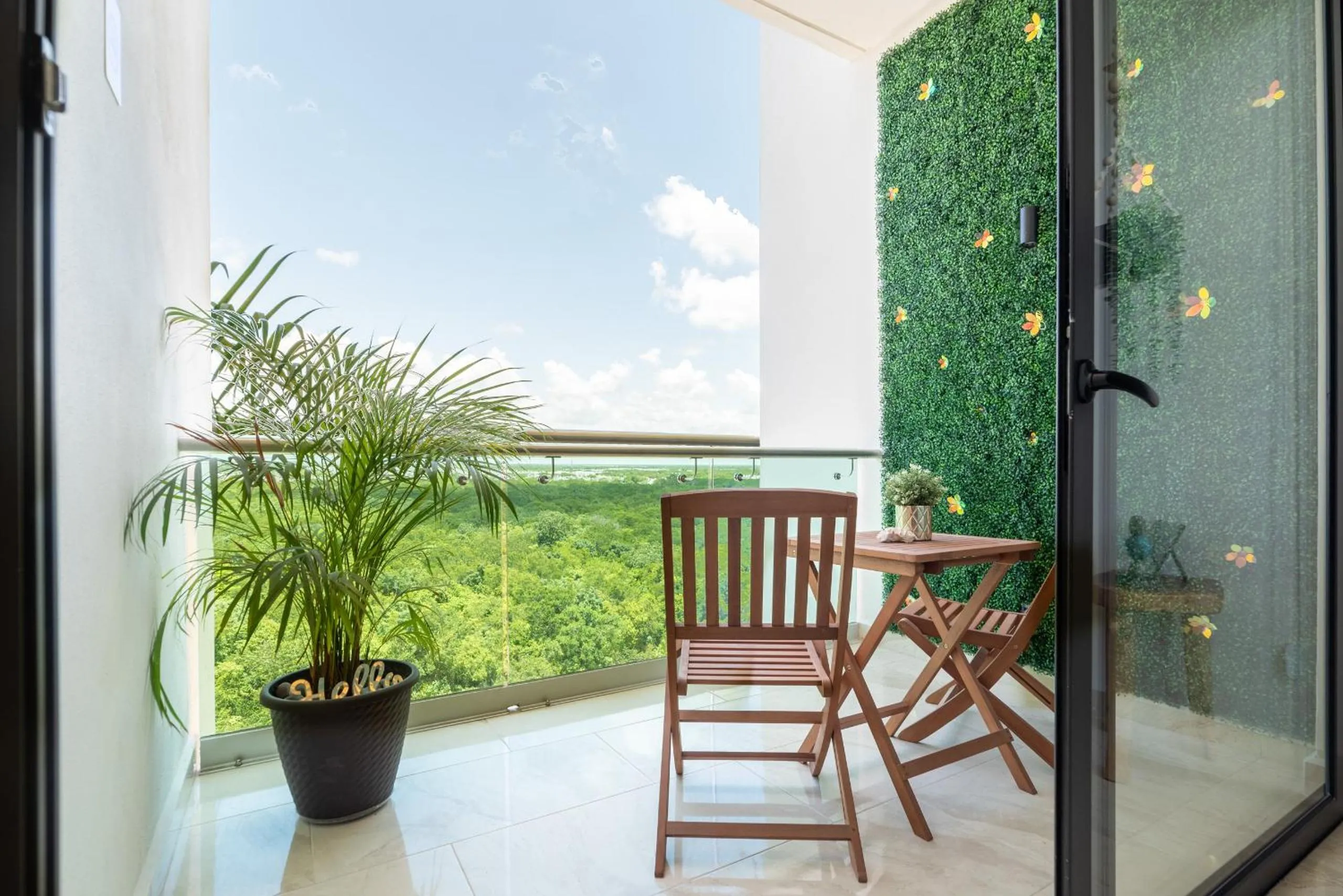 Luxury Condo, 2BR, Fast Internet, Condo Akul