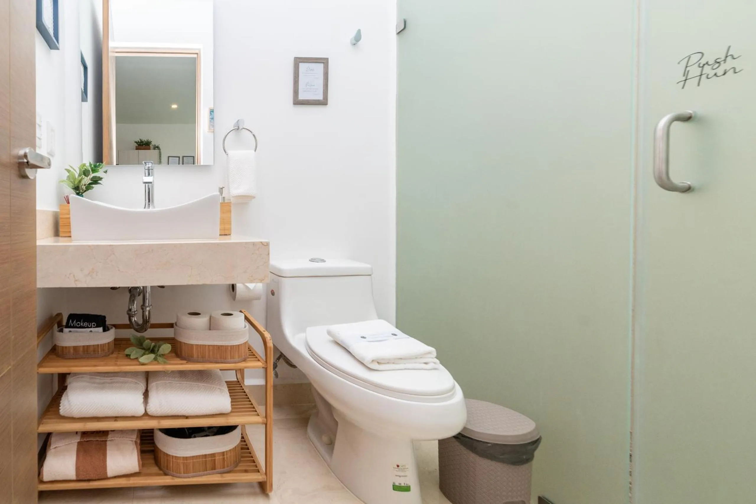 Luxury Condo, 2BR, Fast Internet, Condo Akul