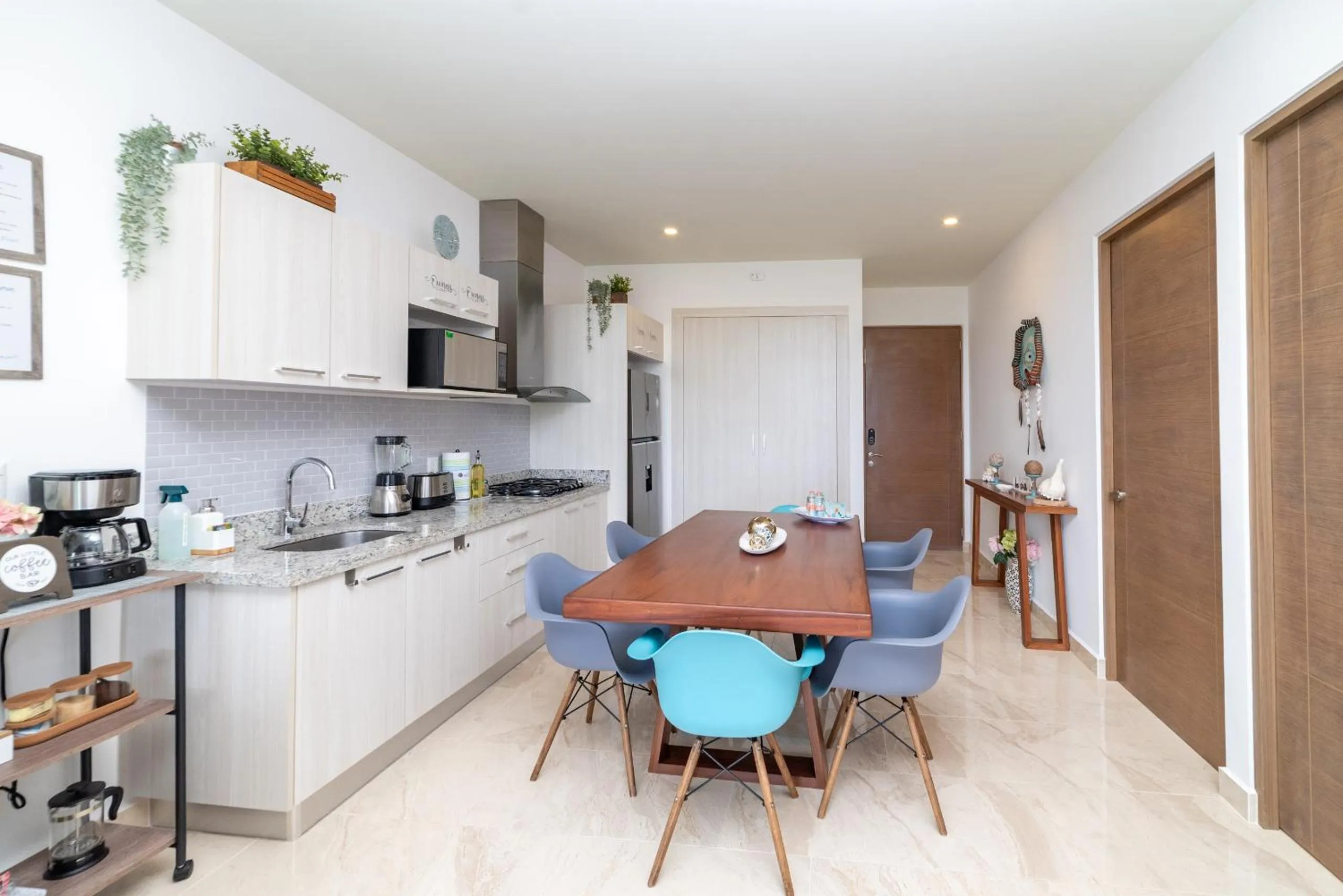 Luxury Condo, 2BR, Fast Internet, Condo Akul