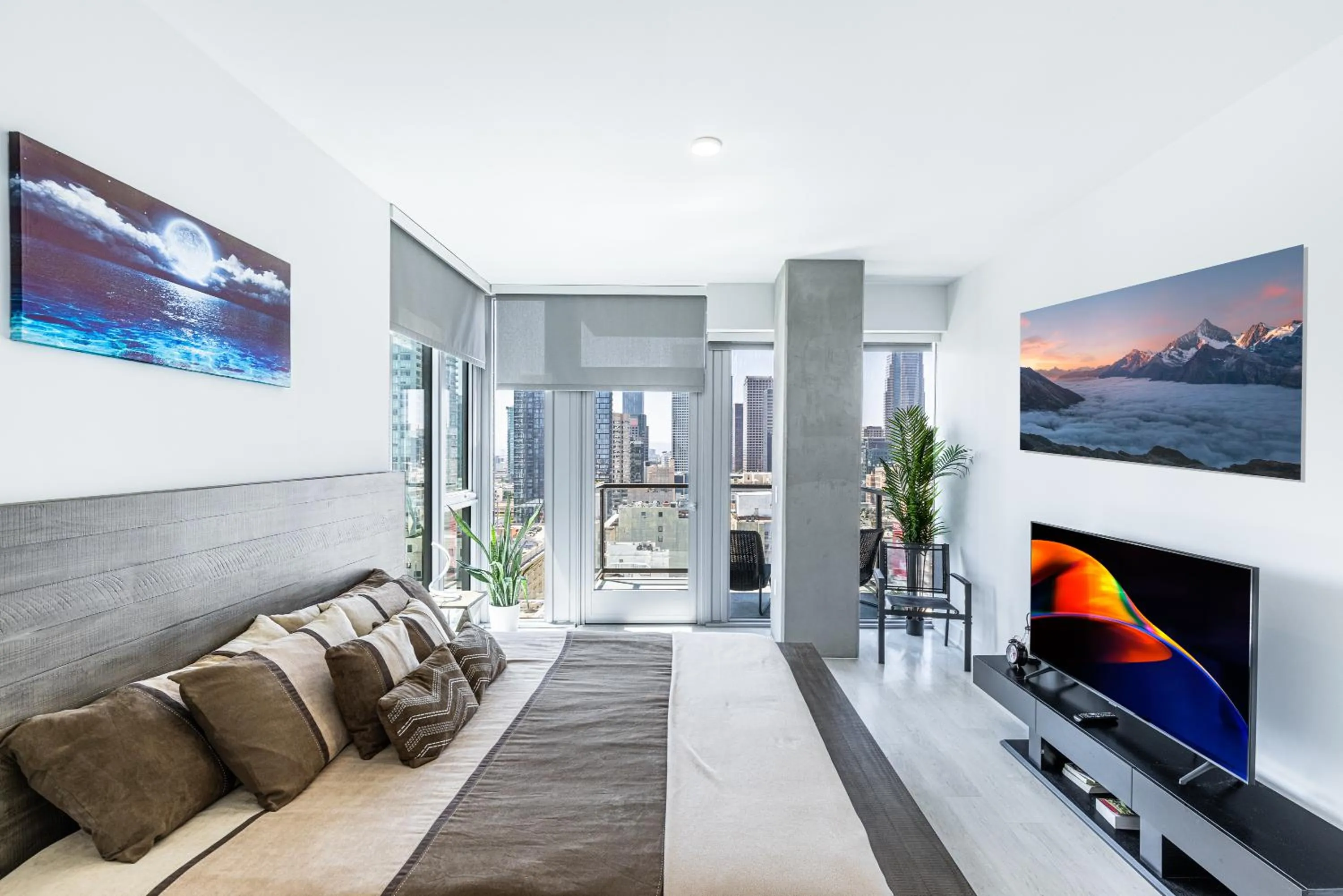 Top Floor High Rise 3 Bed DTLA Skyscraper Penthouse