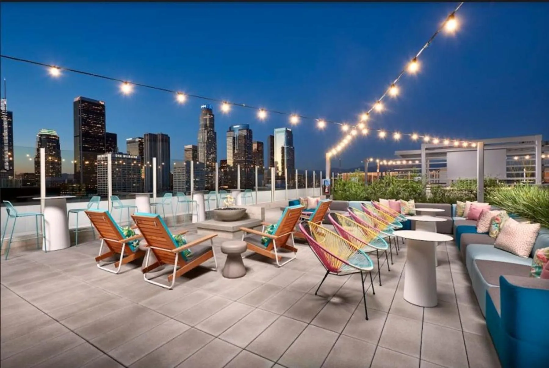 Top Floor High Rise 3 Bed DTLA Skyscraper Penthouse