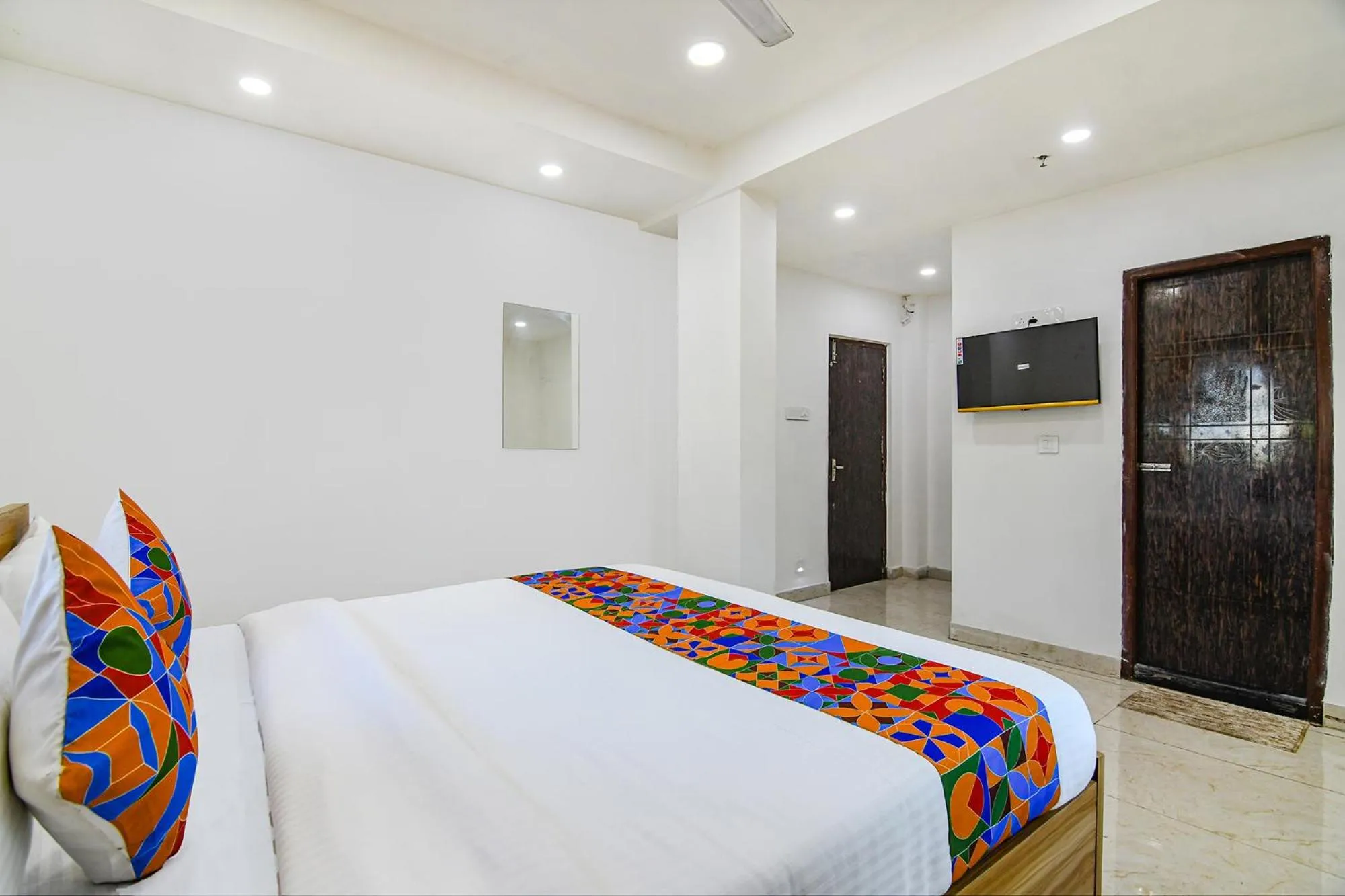 Bed in FabHotel Grand Hazra Inn - Nr Ballygunge Station