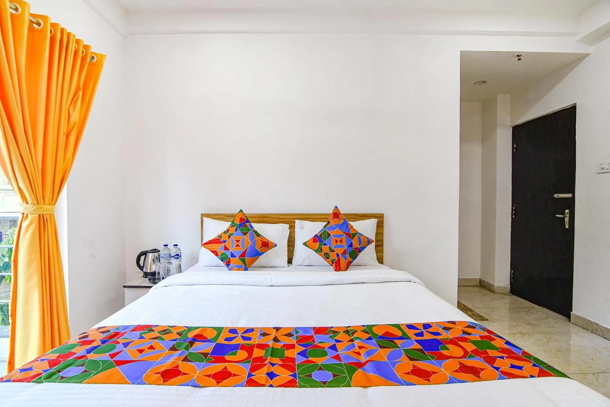 Bed in FabHotel Grand Hazra Inn - Nr Ballygunge Station