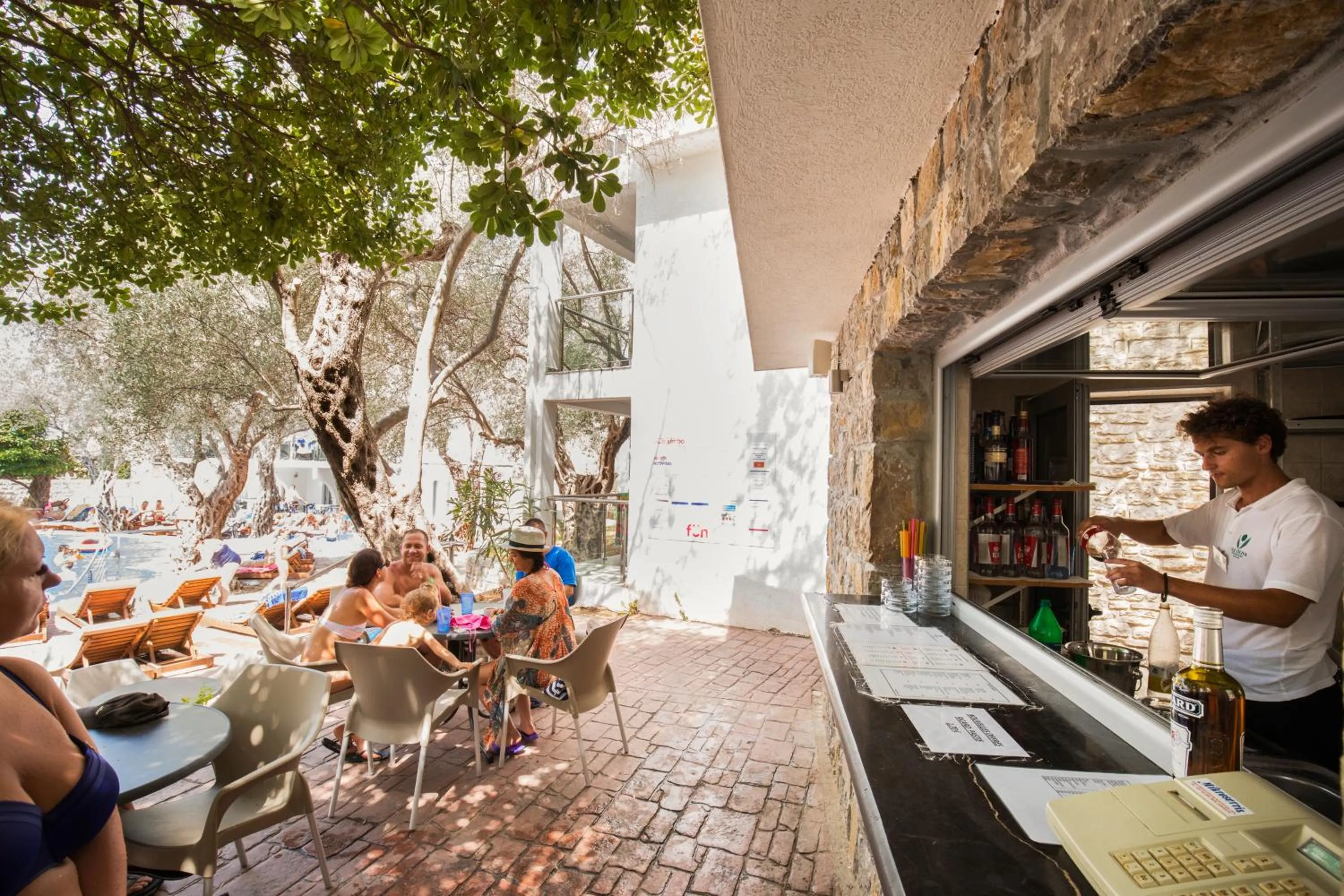 Alcoholic drinks in Vile Oliva Hotel & Resort