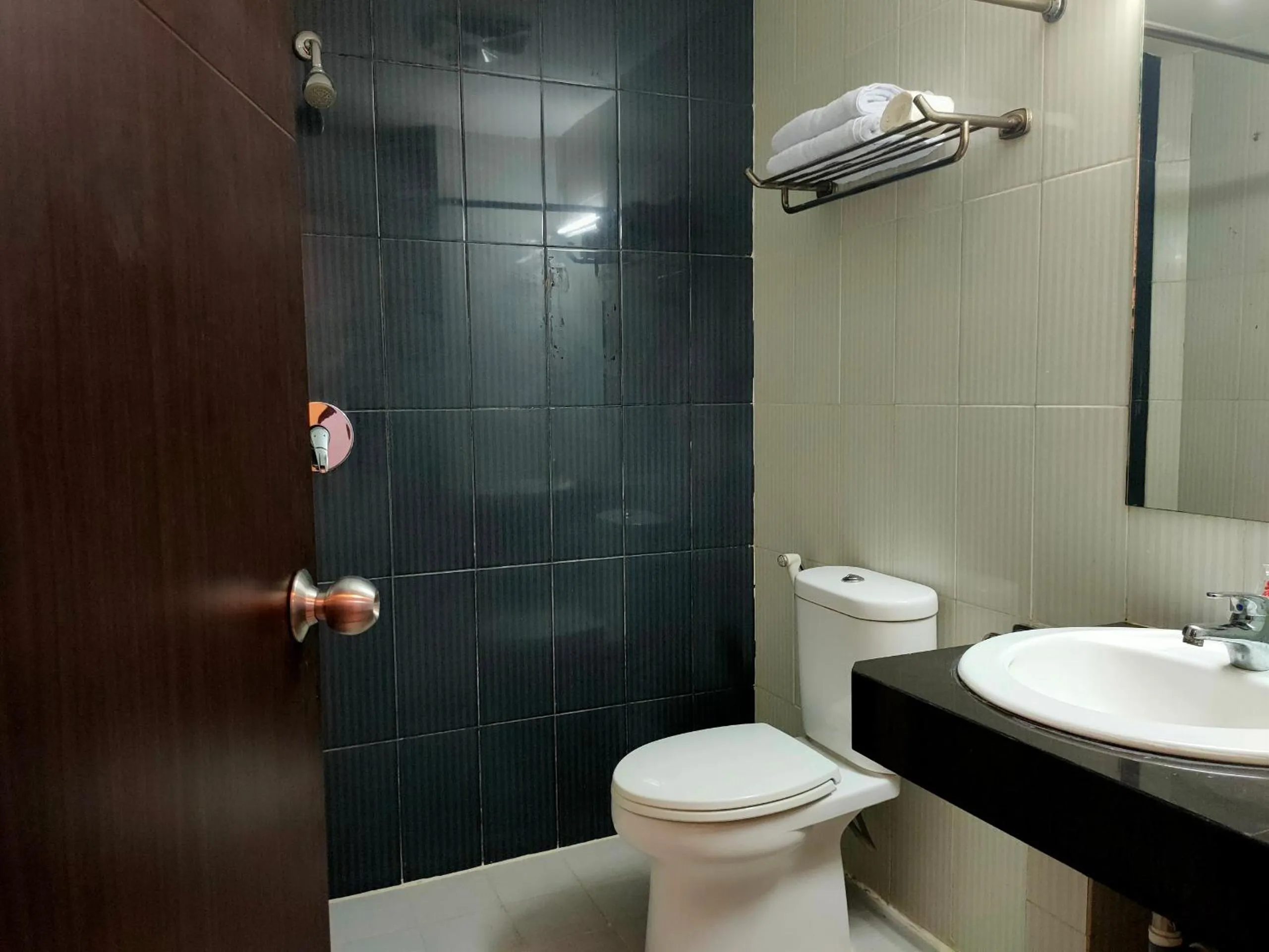 Bathroom in Hotel O Hasma Jaya Syariah