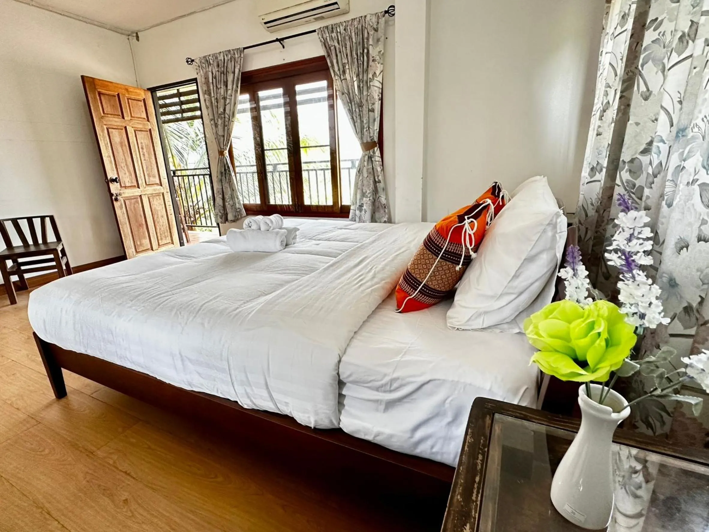 Photo of the whole room, Bed in Soft Resort Kad Farang Hangdong