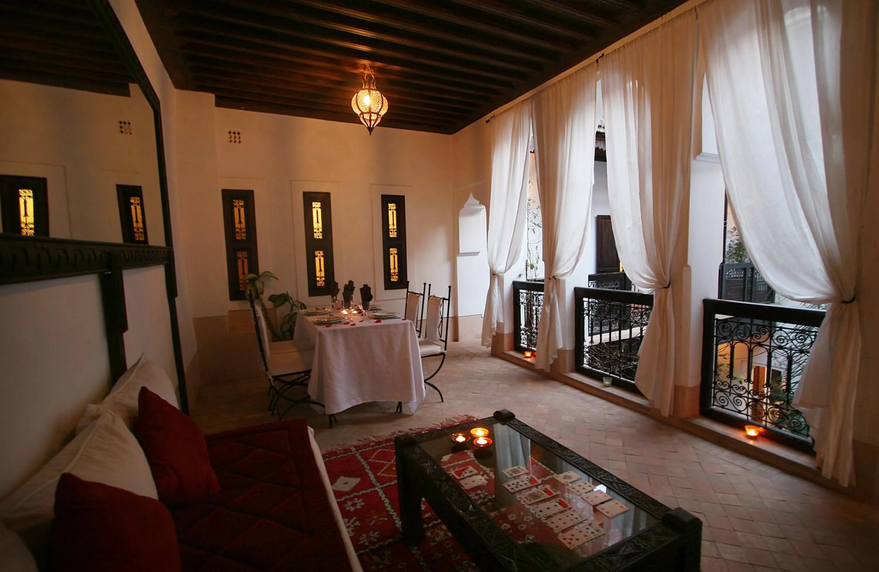 Lounge or bar in Riad Les 5 Soeurs