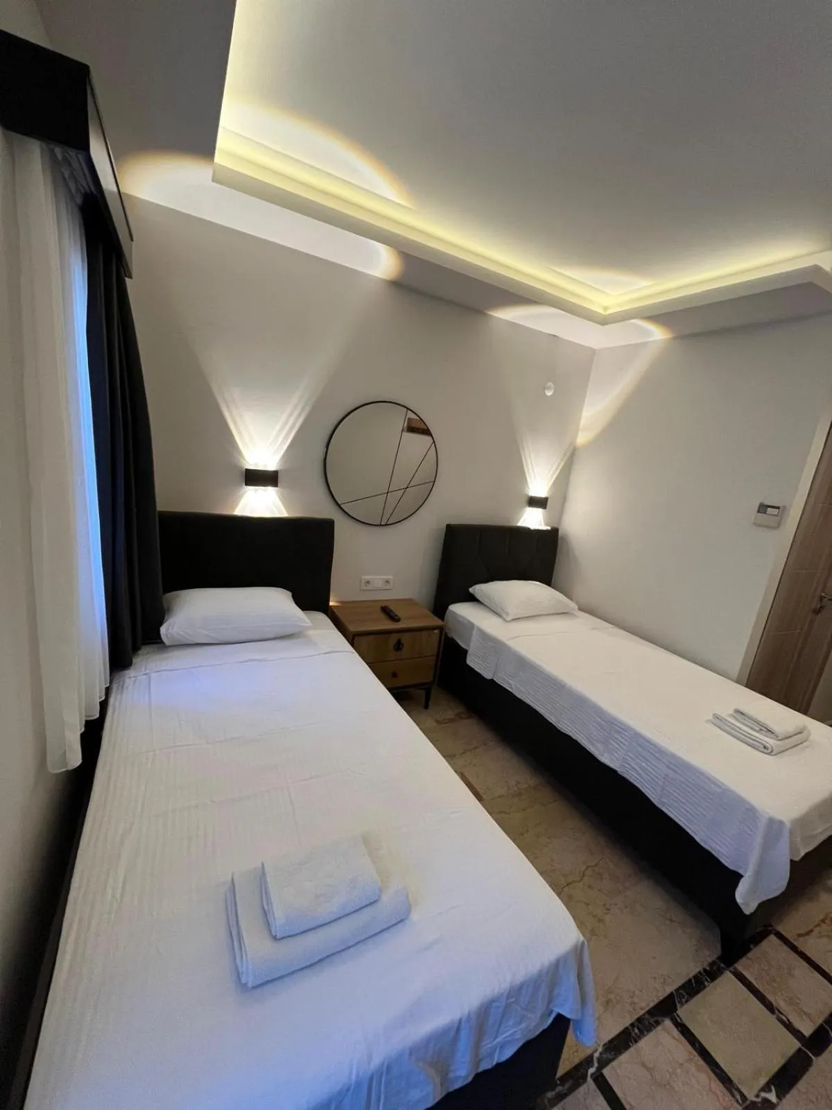 Photo of the whole room, Bed in Jest Hotel