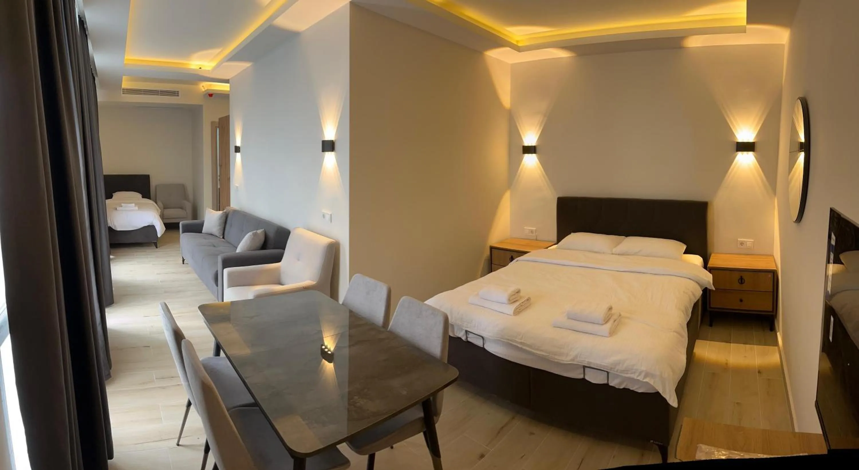 Photo of the whole room, Bed in Jest Hotel