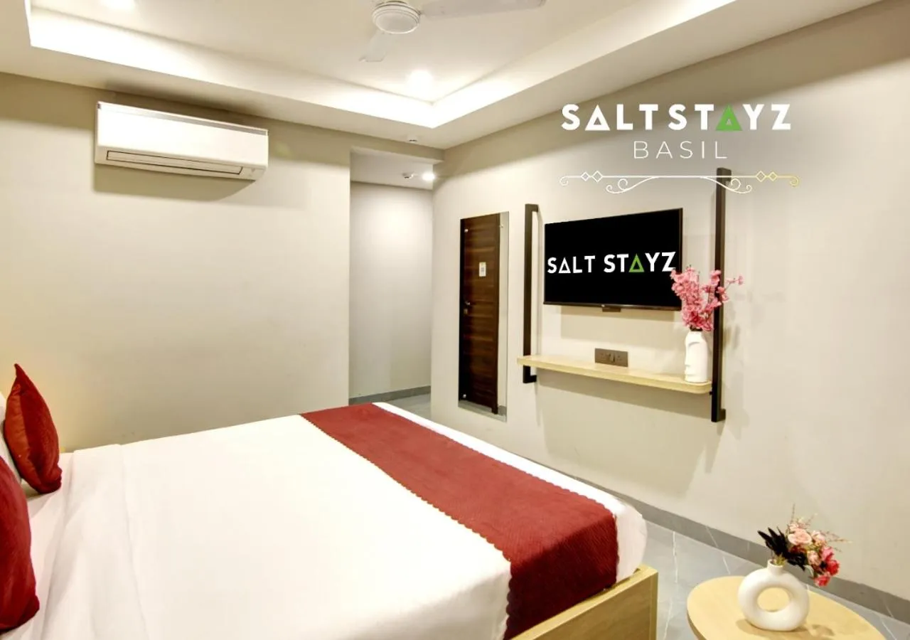 Bed in Saltstayz Basil - Near Golf Course Road & Extension Road