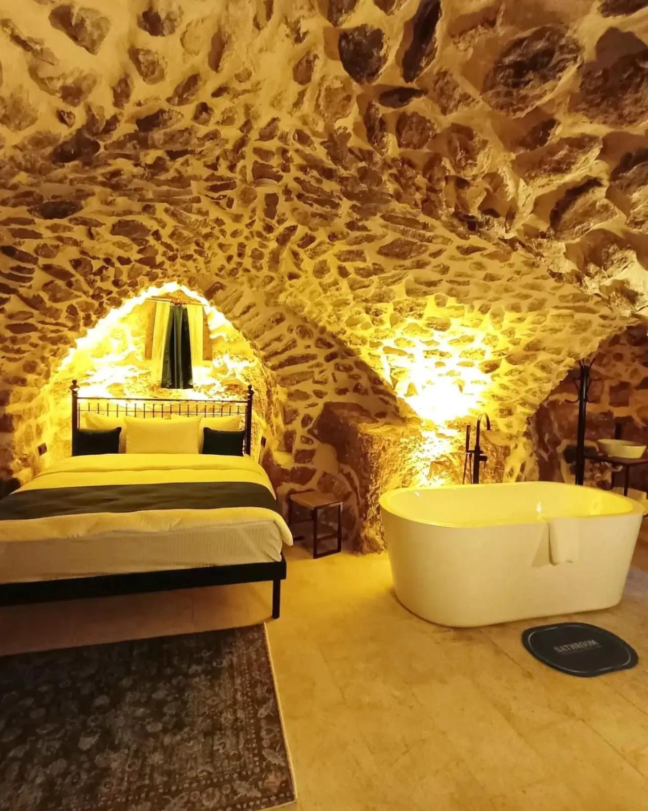 Bath, Bed in TUĞMANER Small House AJAR