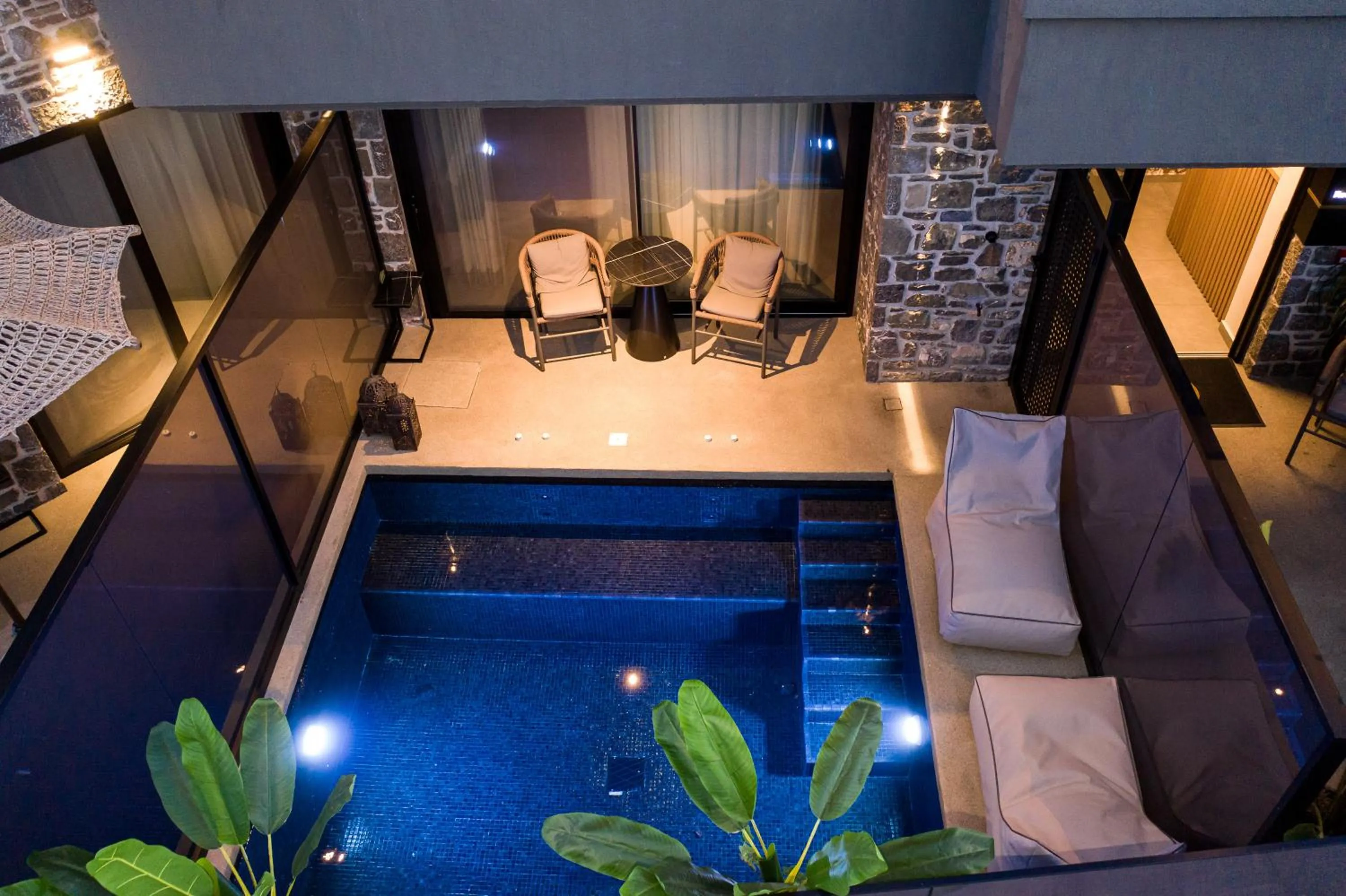 Swimming pool in Opal Executive Suites